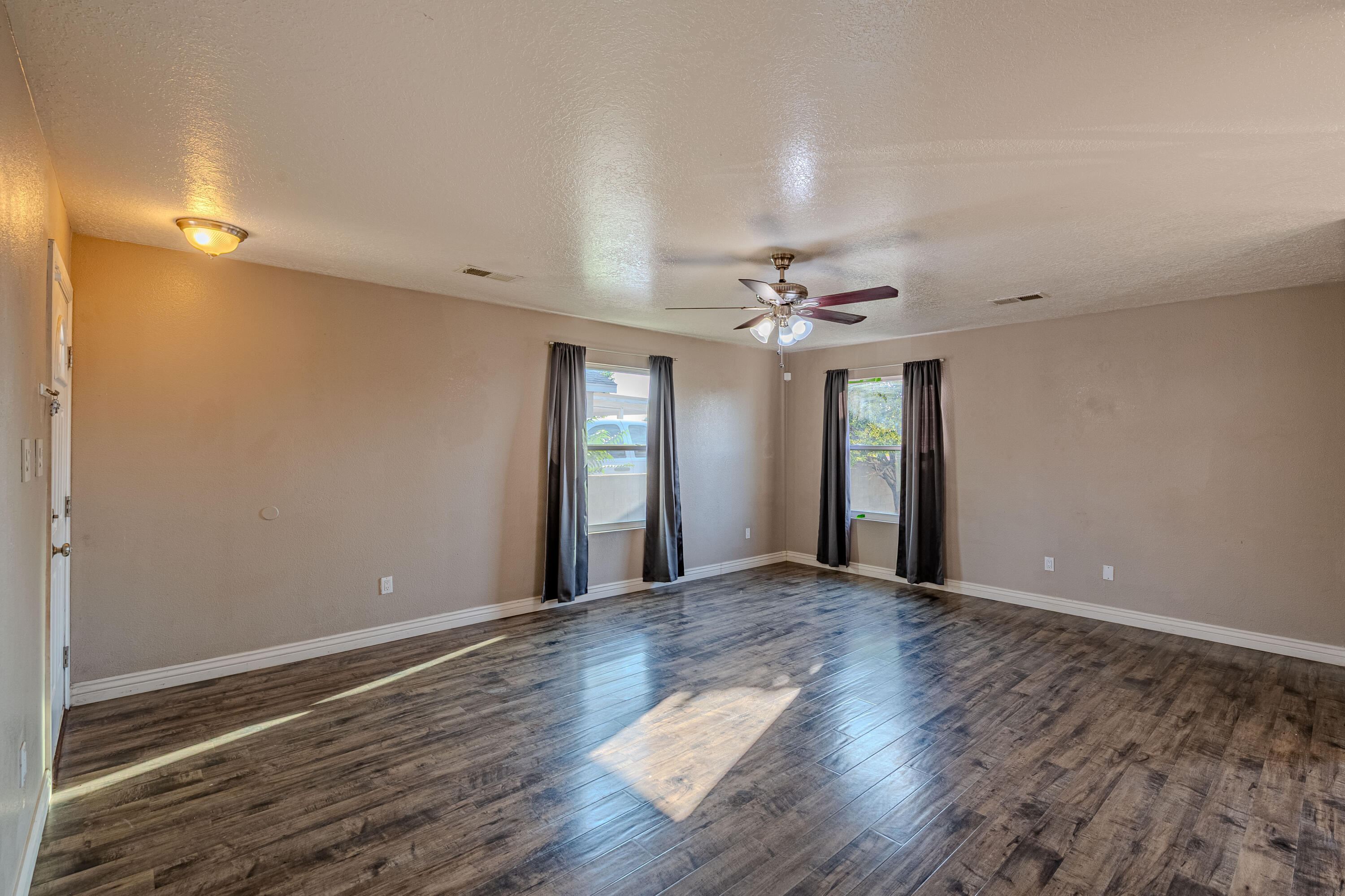 1916 DESERT BREEZE Drive SW