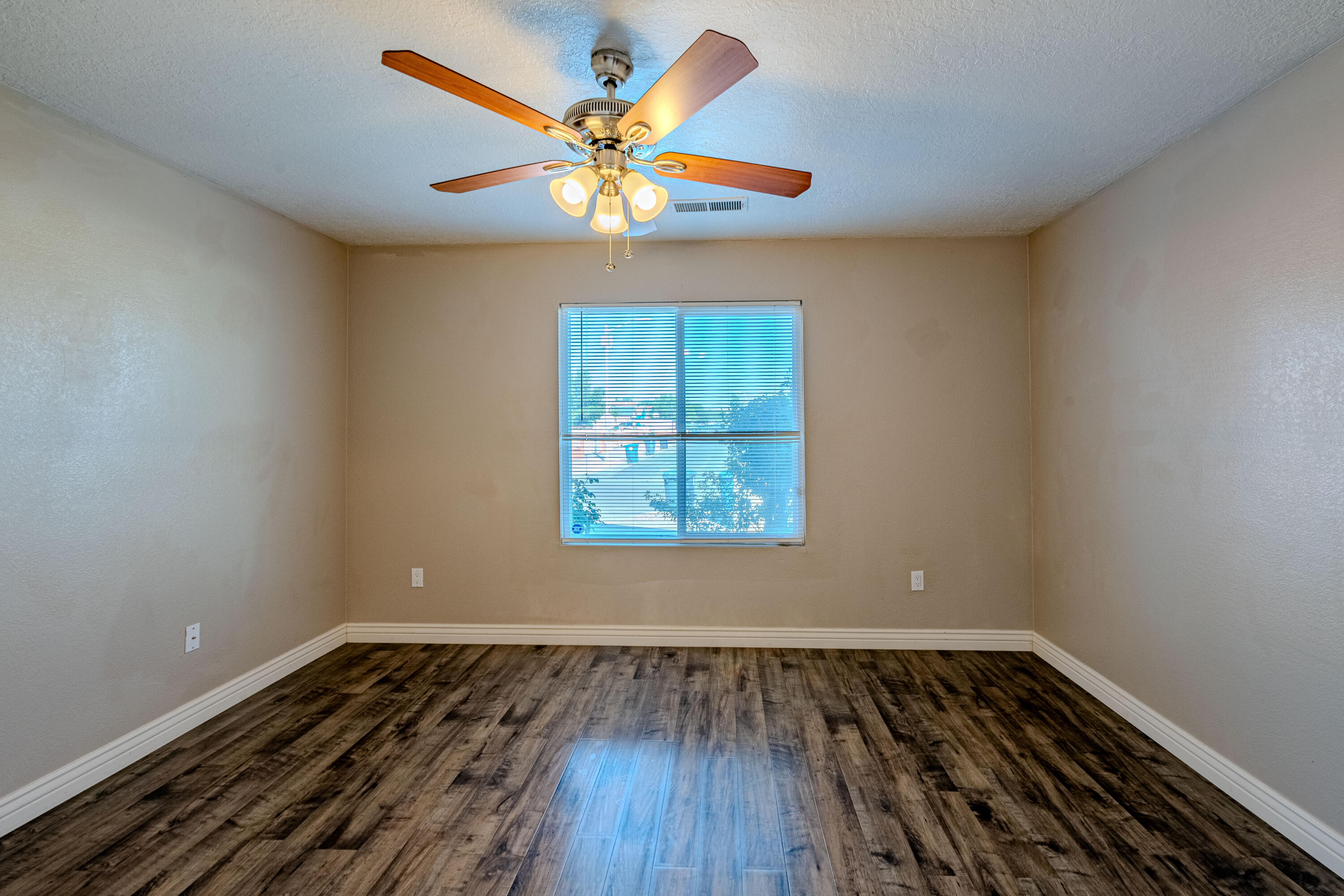 1916 DESERT BREEZE Drive SW