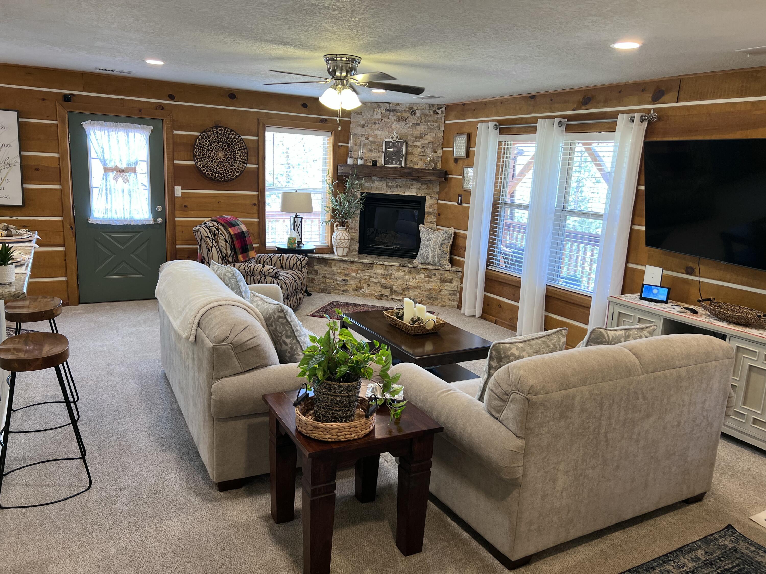 1691 PONDEROSA Drive