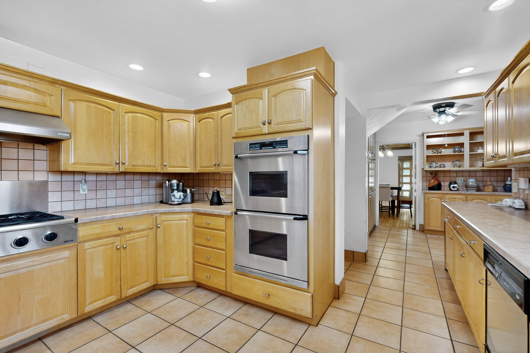 900 WESTGATE Lane NW