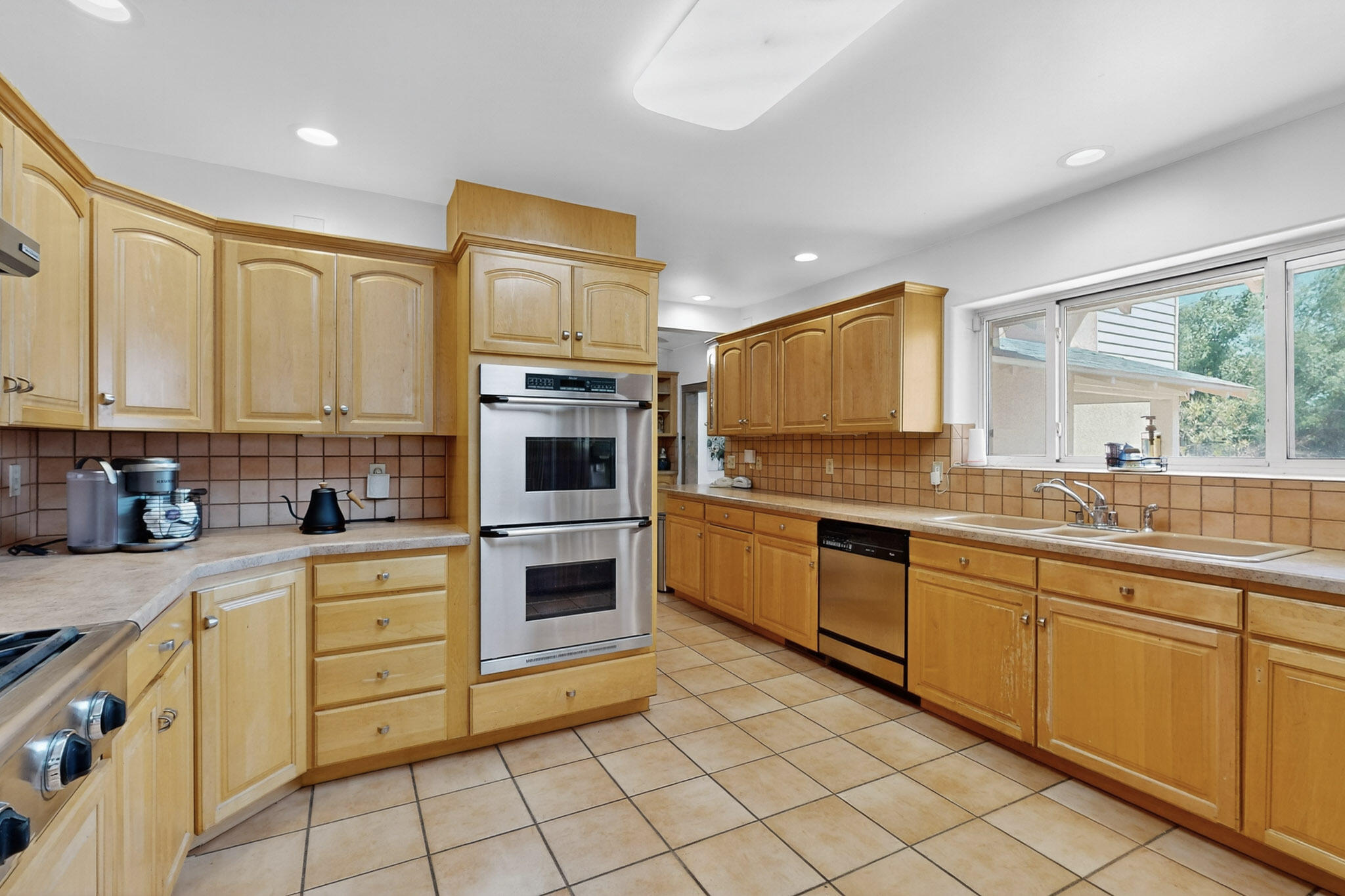 900 WESTGATE Lane NW