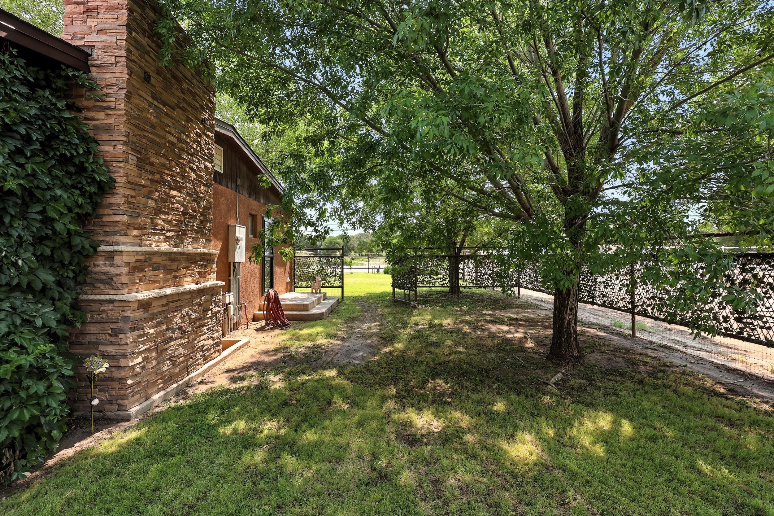 965 W BOSQUE Loop