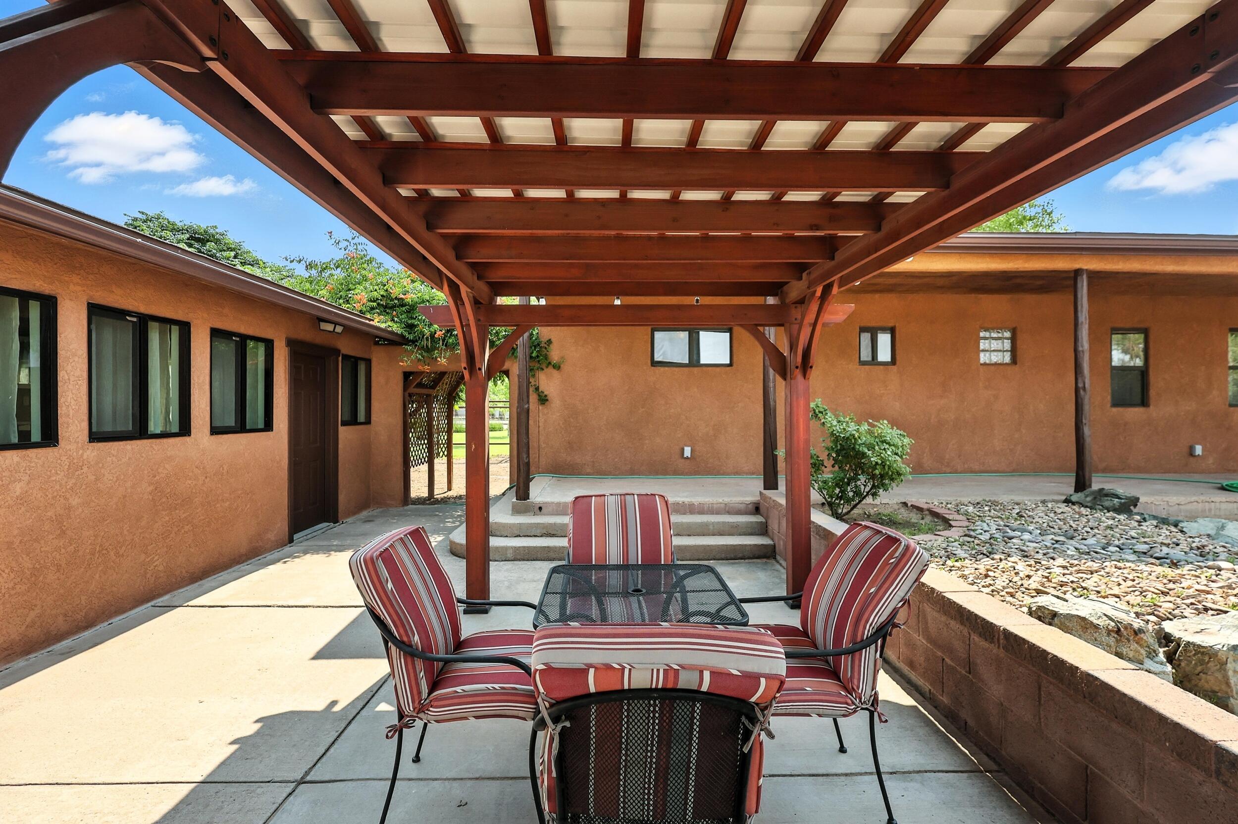 965 W BOSQUE Loop