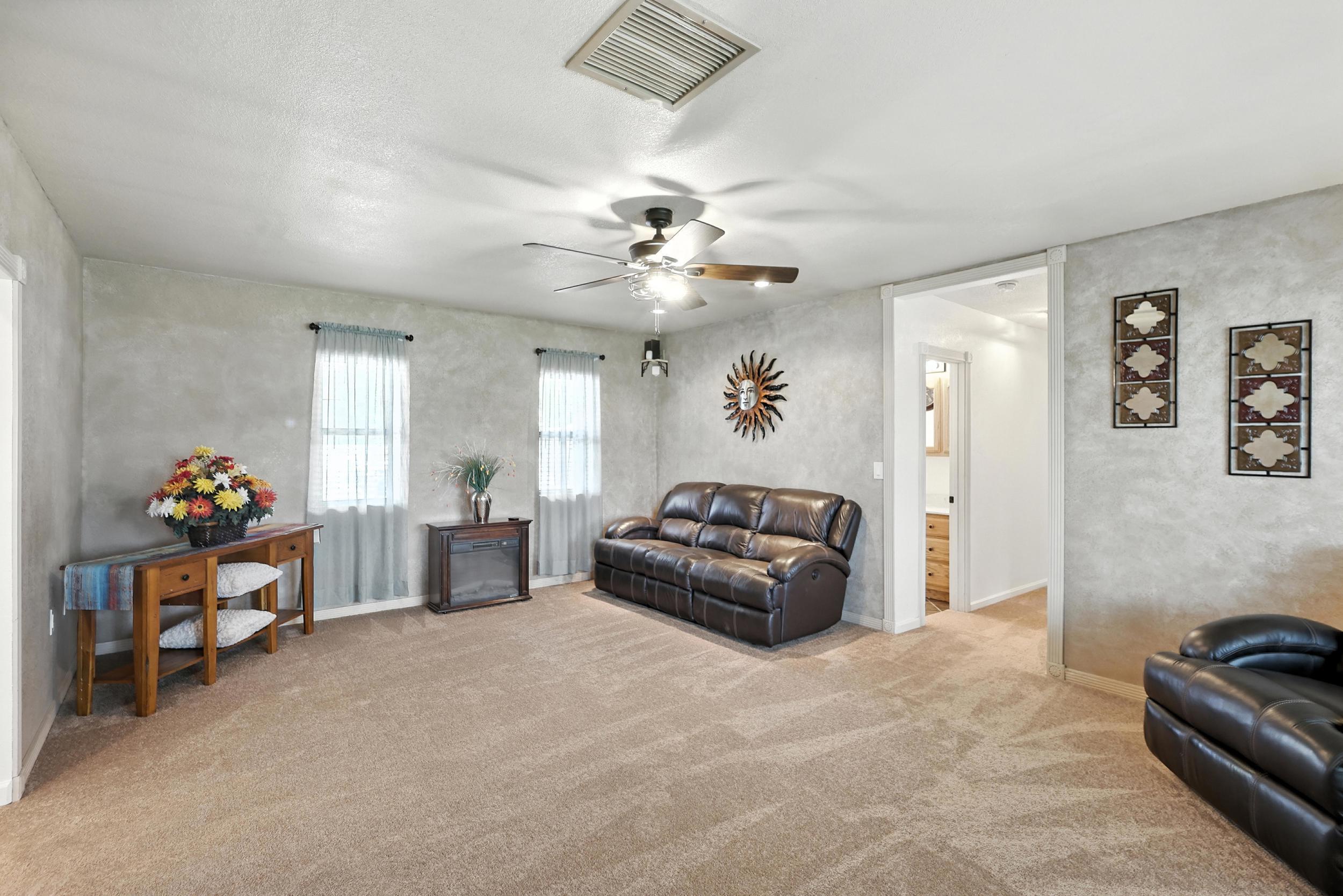 965 W BOSQUE Loop