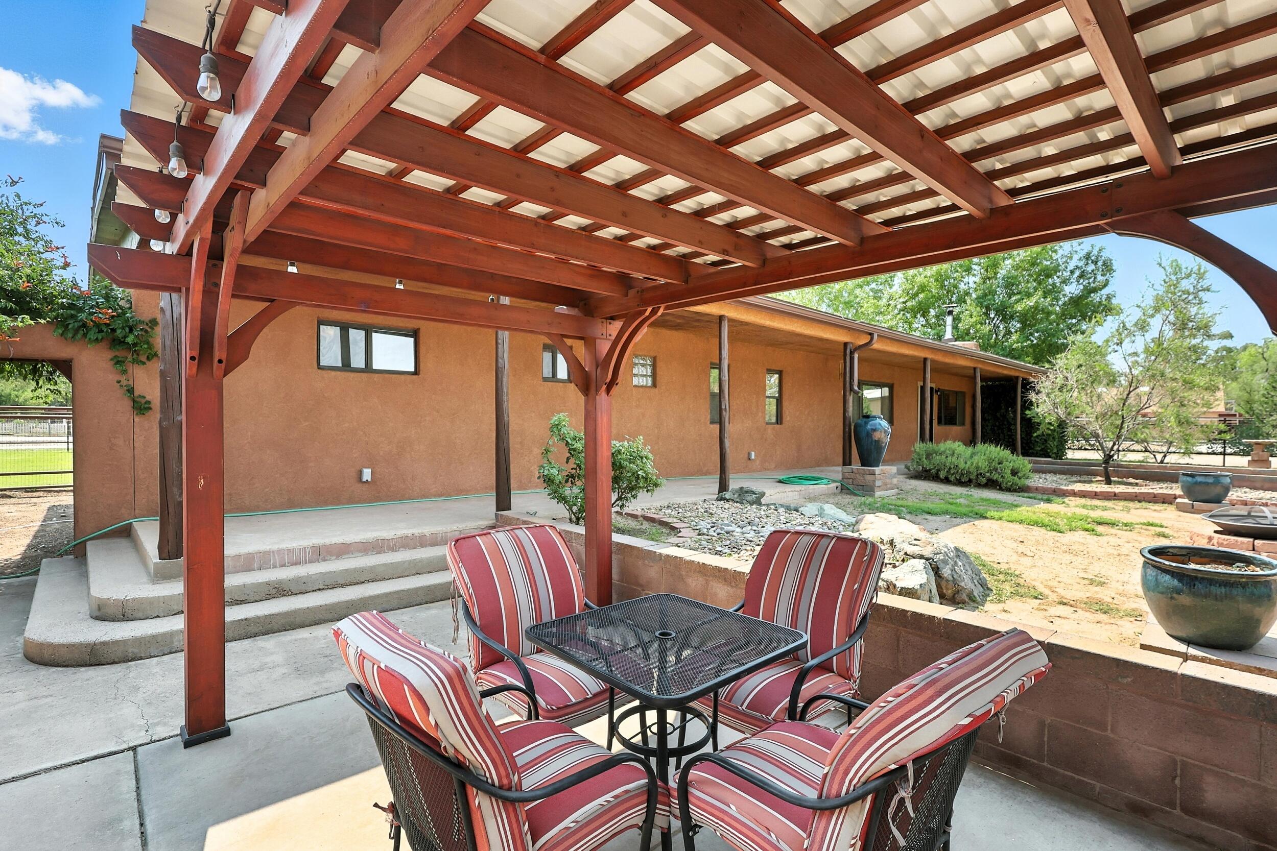 965 W BOSQUE Loop