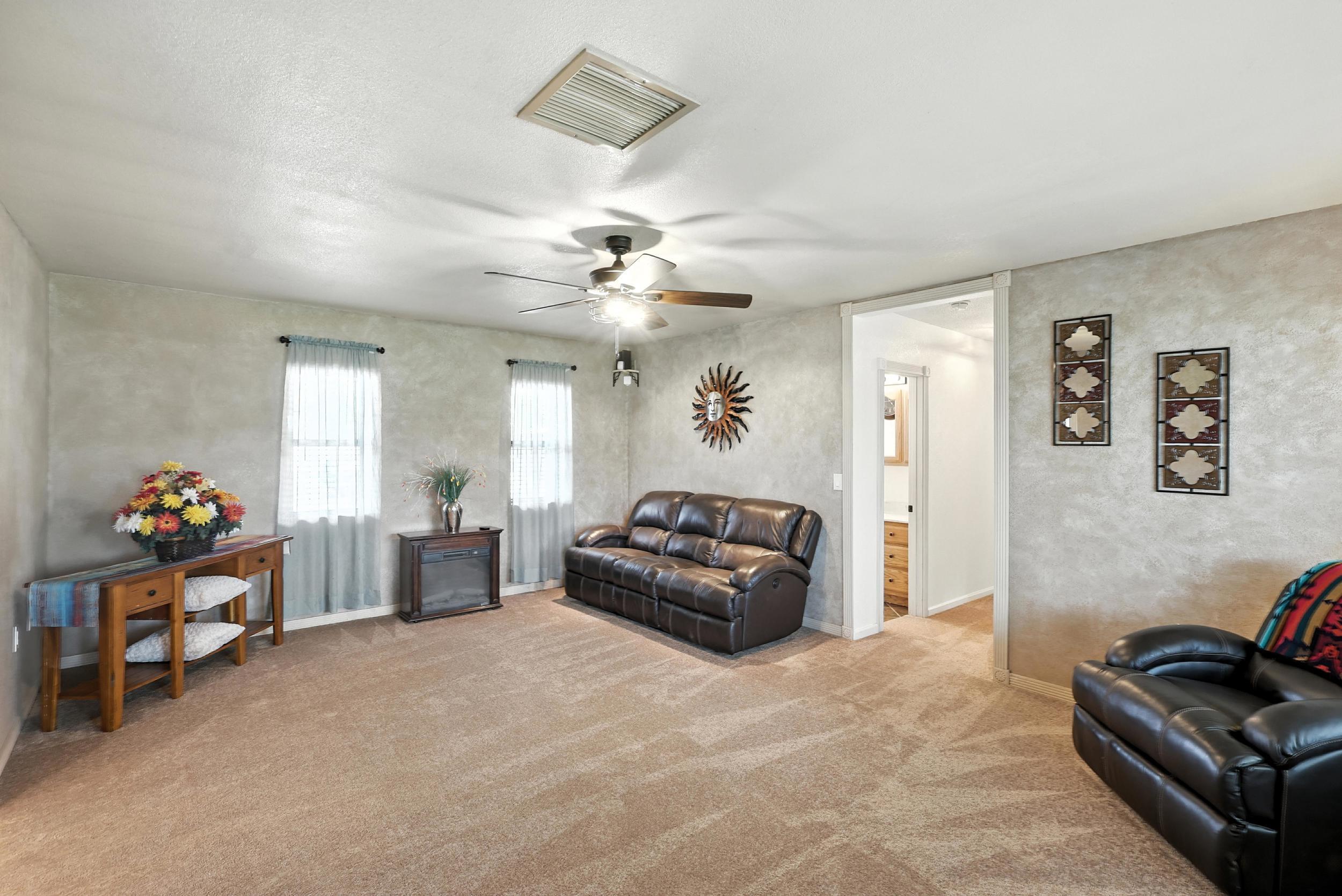965 W BOSQUE Loop