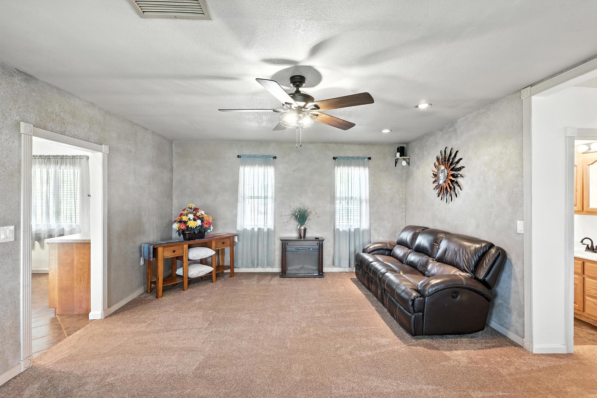 965 W BOSQUE Loop