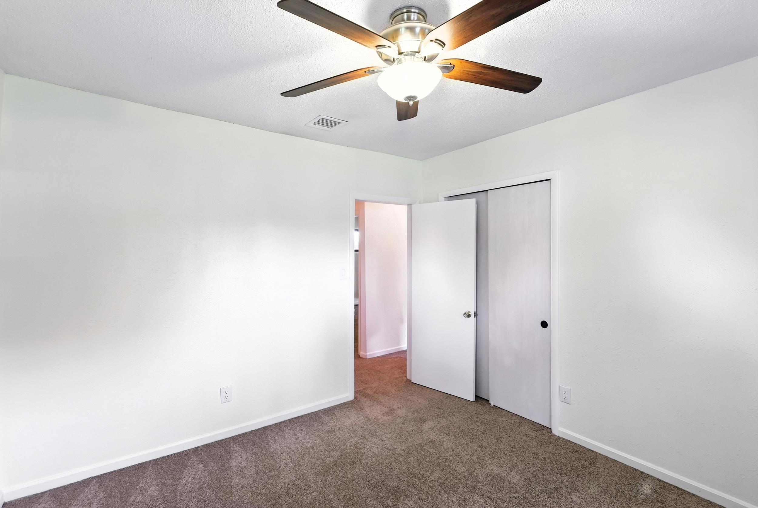 965 W BOSQUE Loop