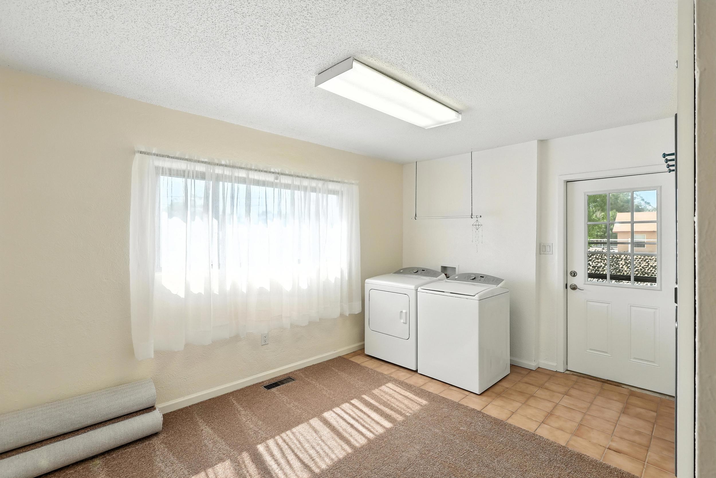 965 W BOSQUE Loop
