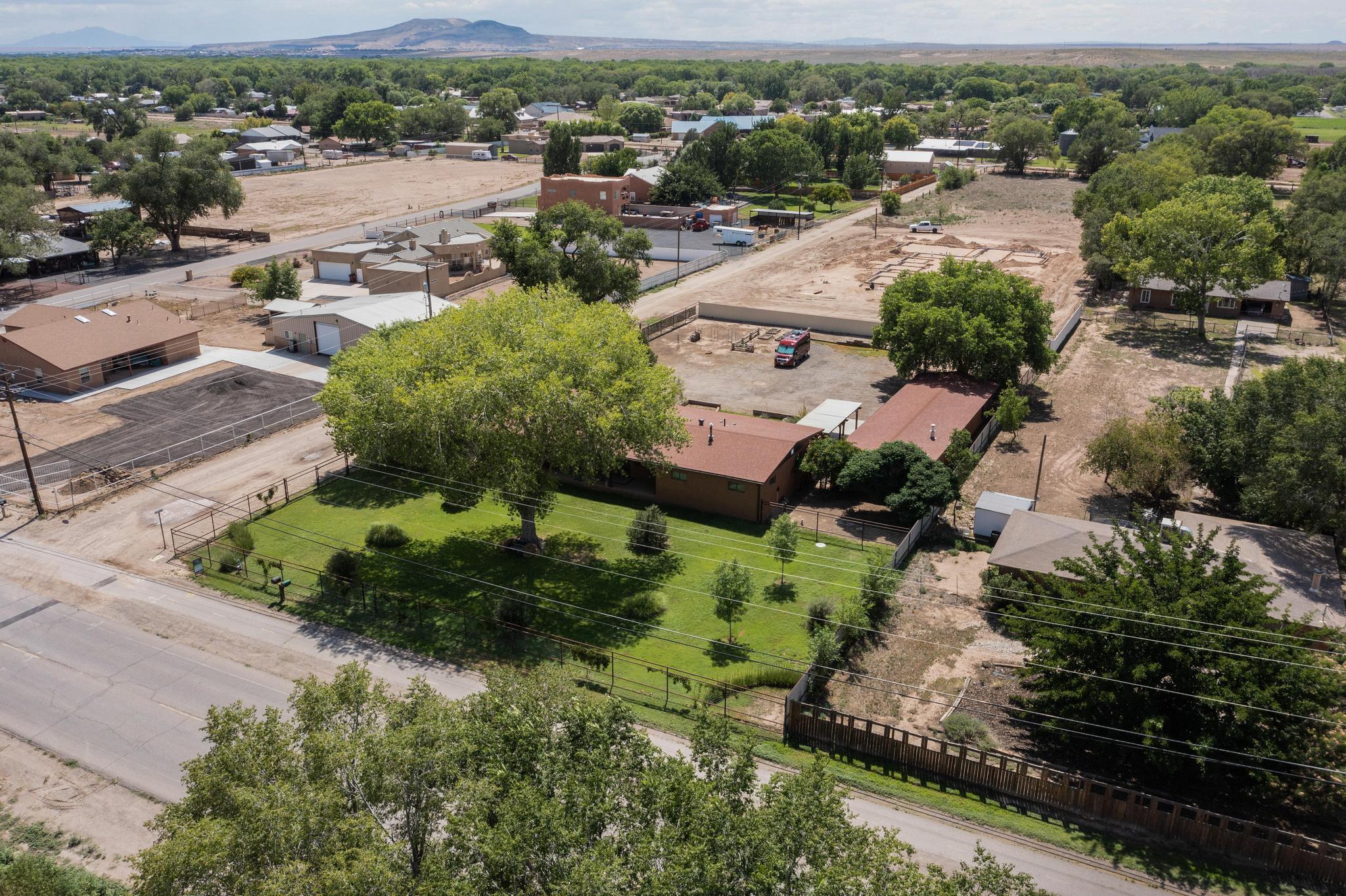 965 W BOSQUE Loop