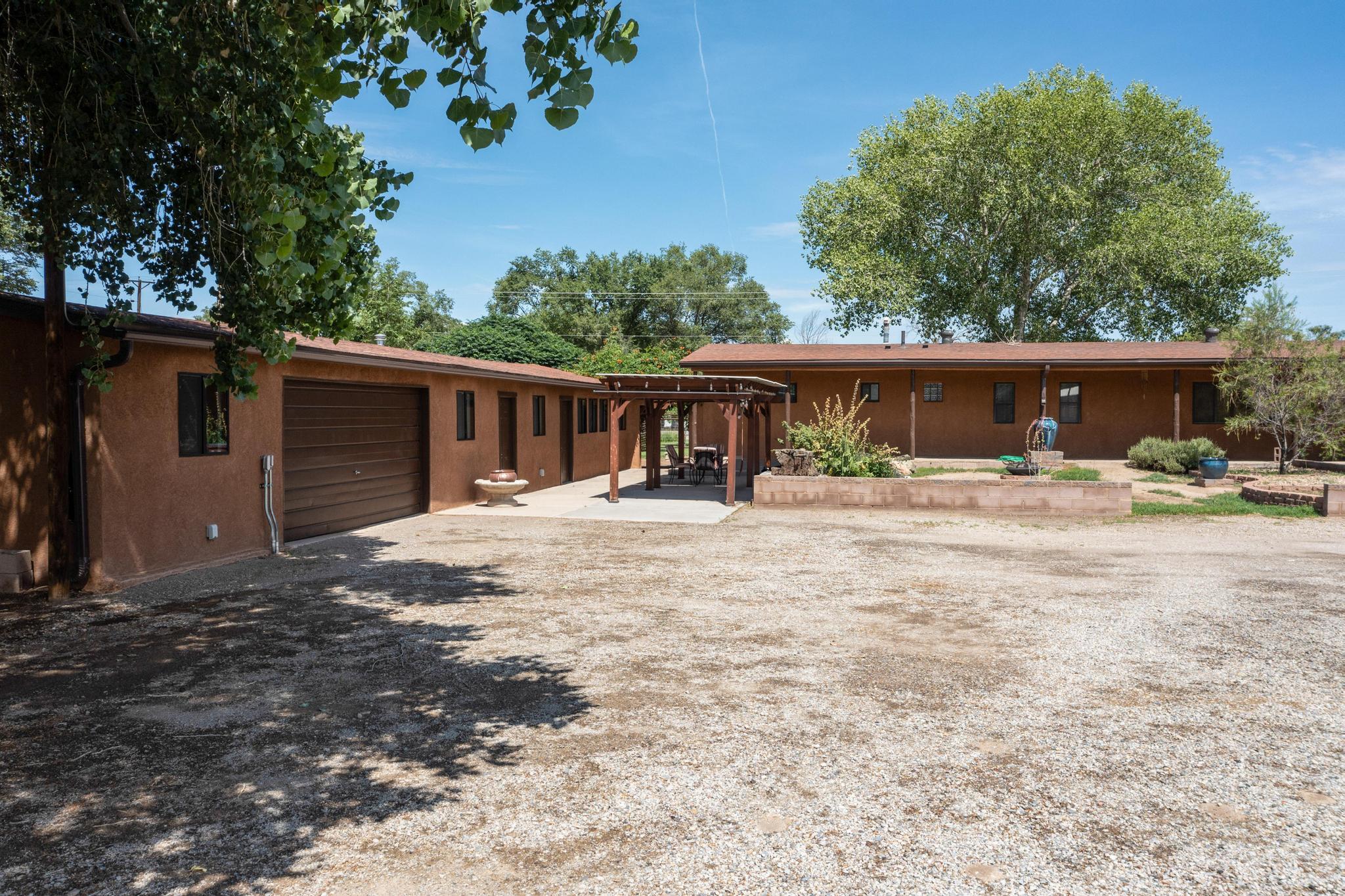 965 W BOSQUE Loop