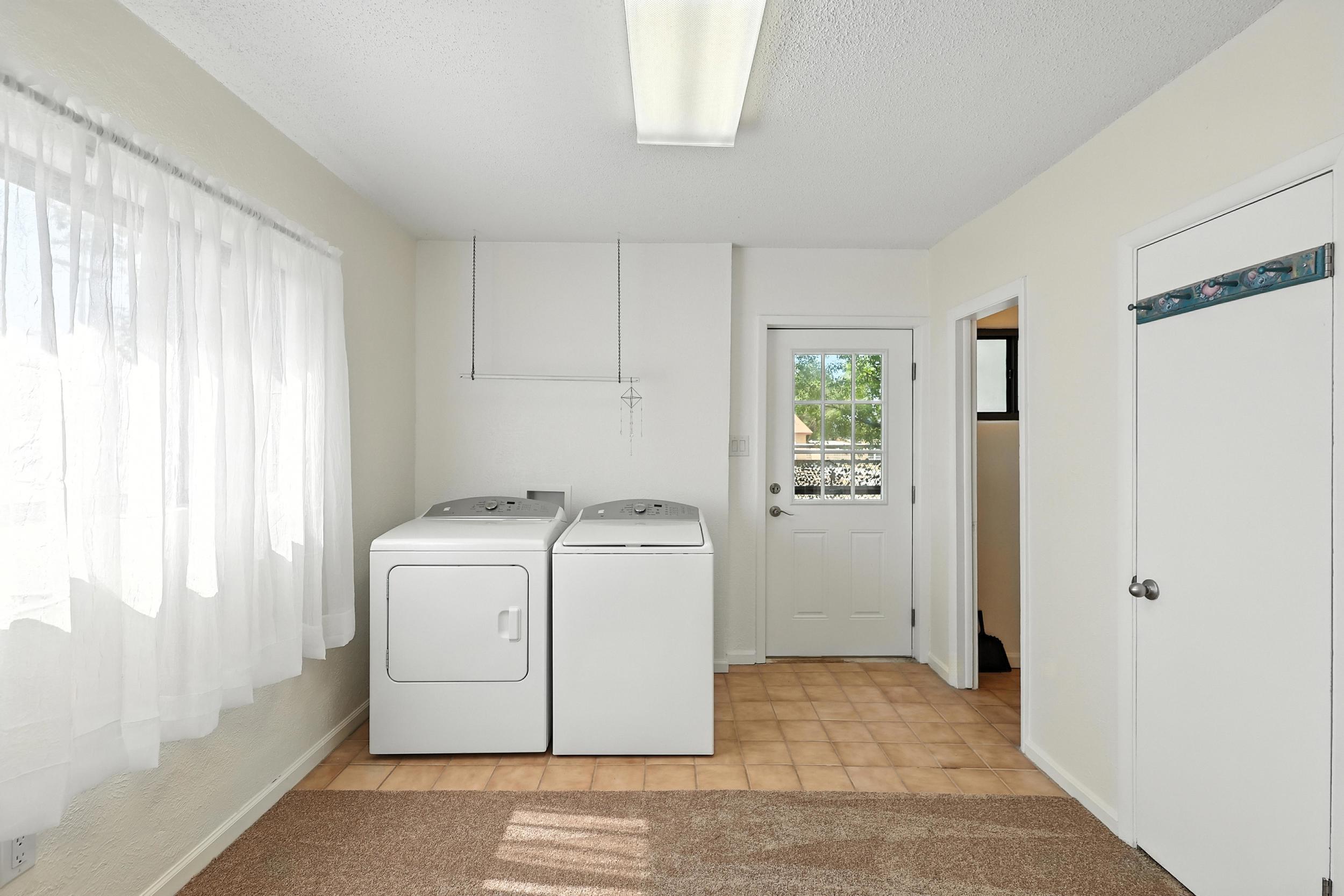965 W BOSQUE Loop
