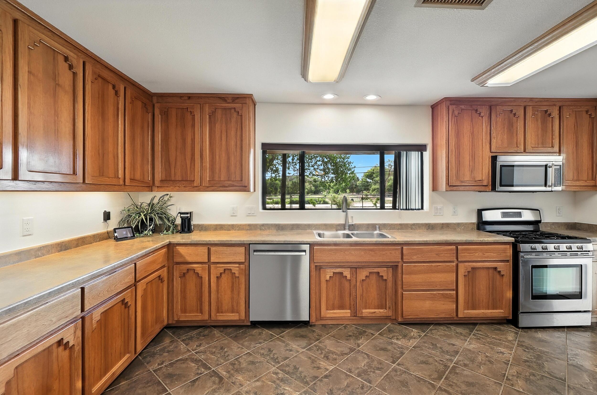 965 W BOSQUE Loop
