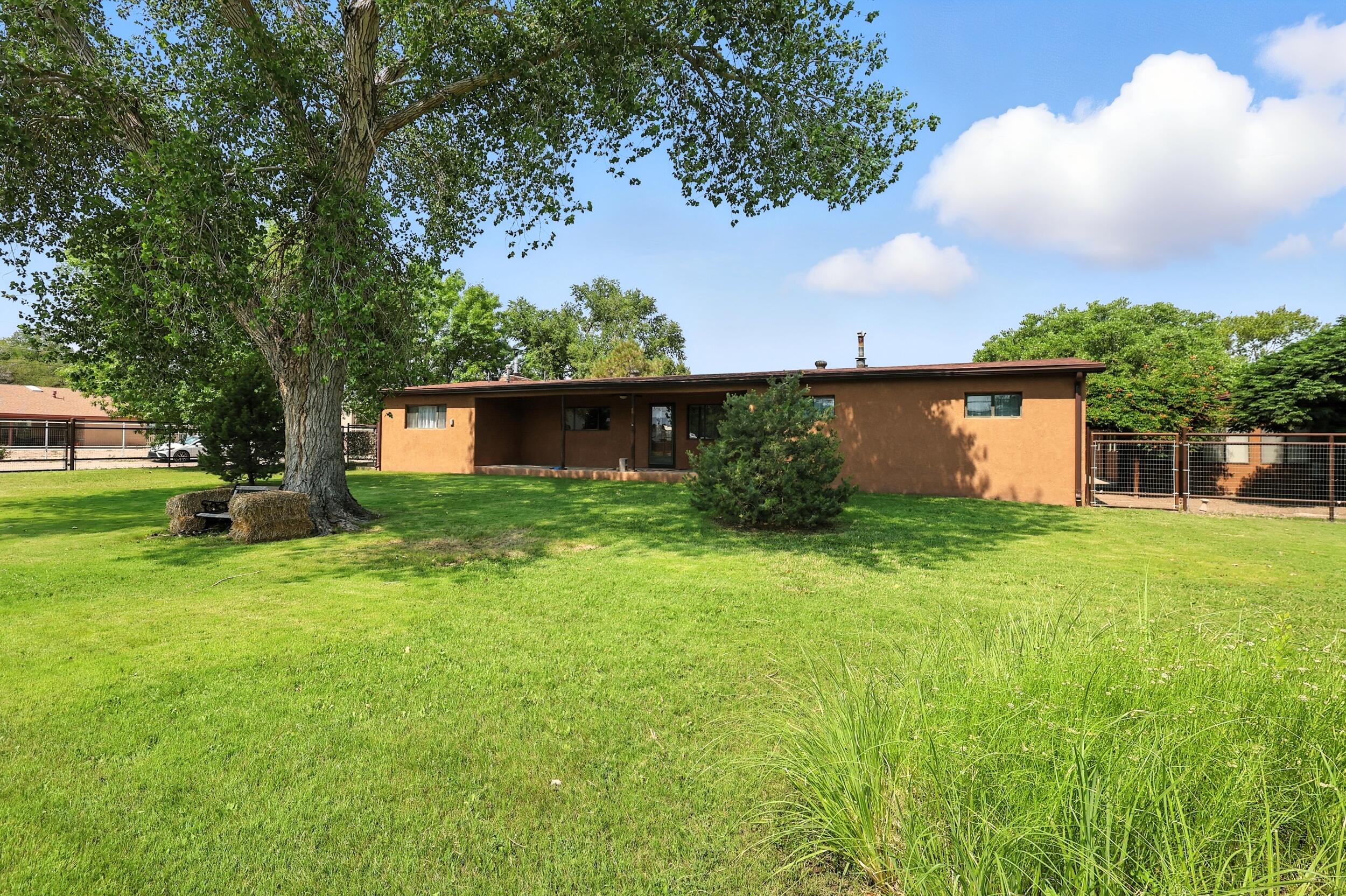 965 W BOSQUE Loop