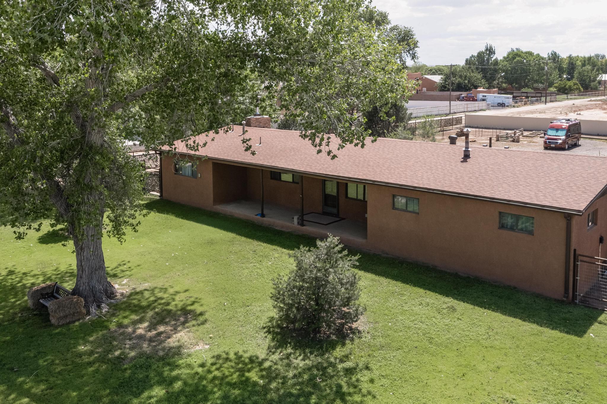 965 W BOSQUE Loop