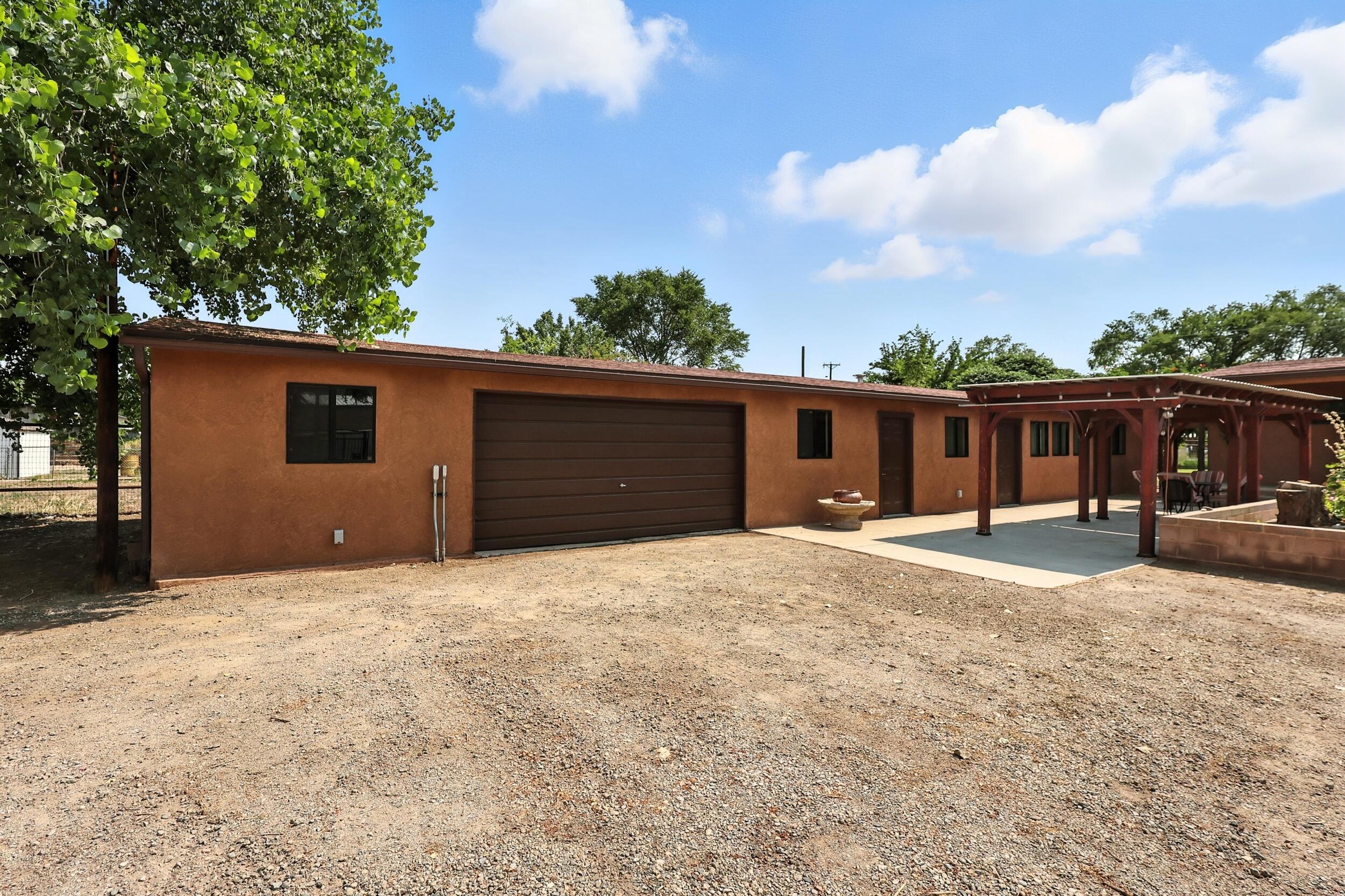 965 W BOSQUE Loop