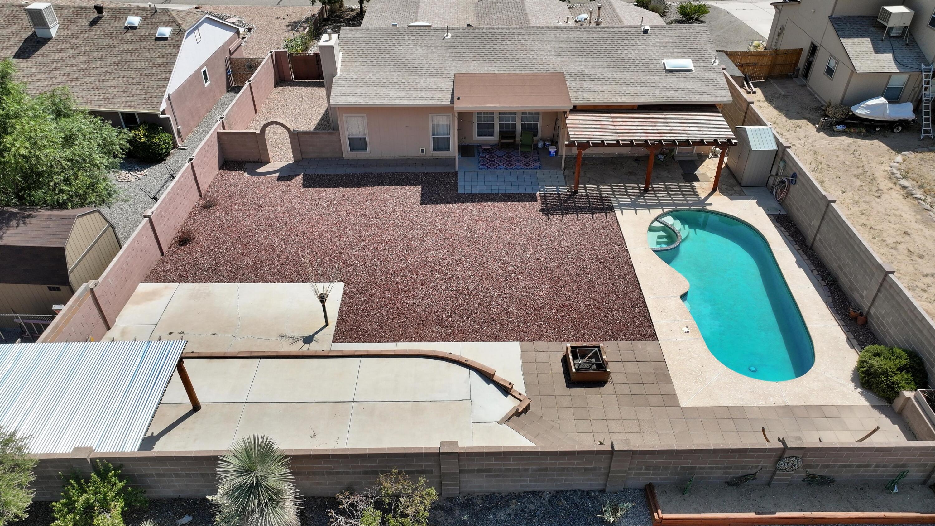 2544 TWIN BUTTES Drive NE
