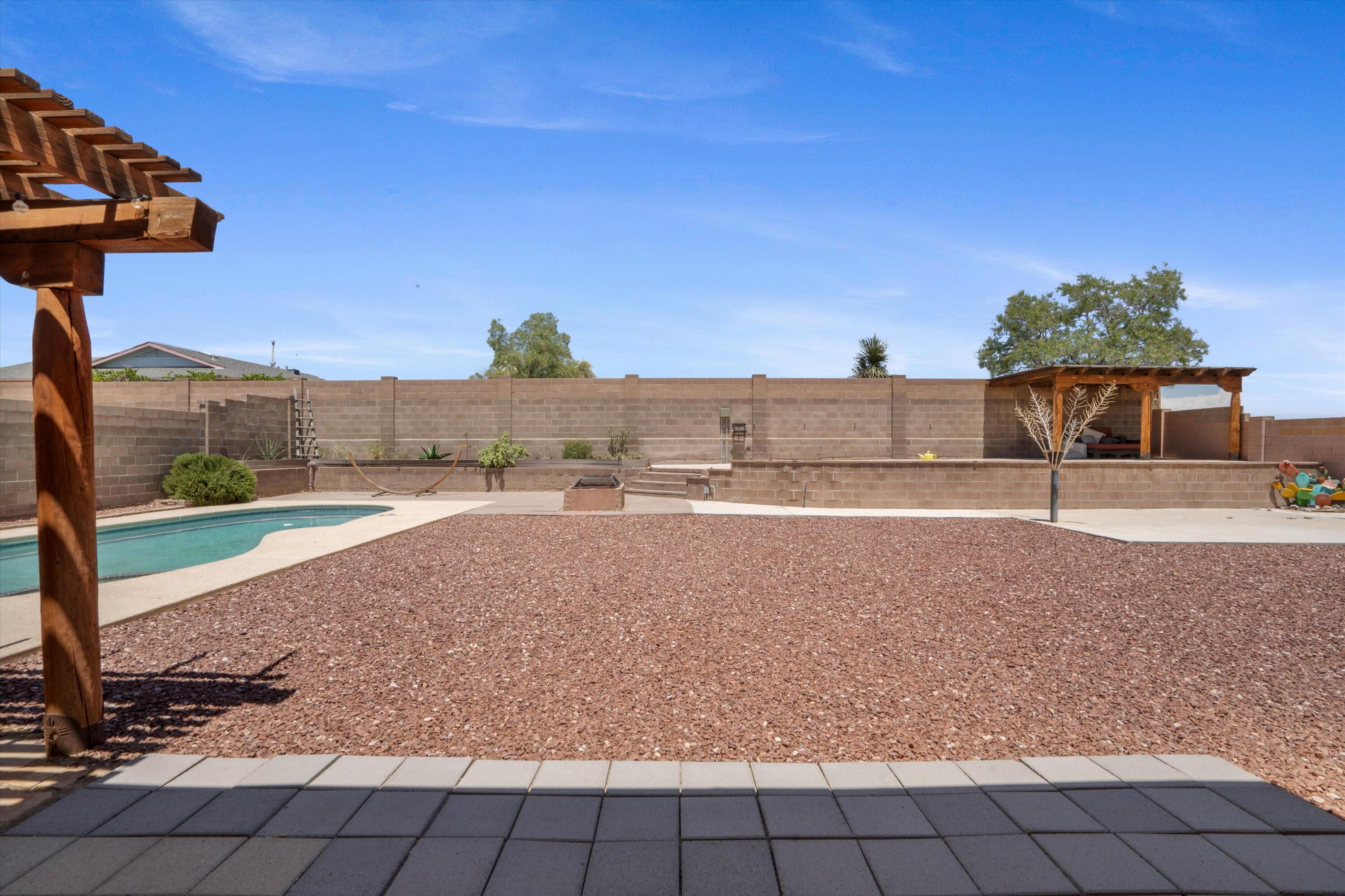2544 TWIN BUTTES Drive NE