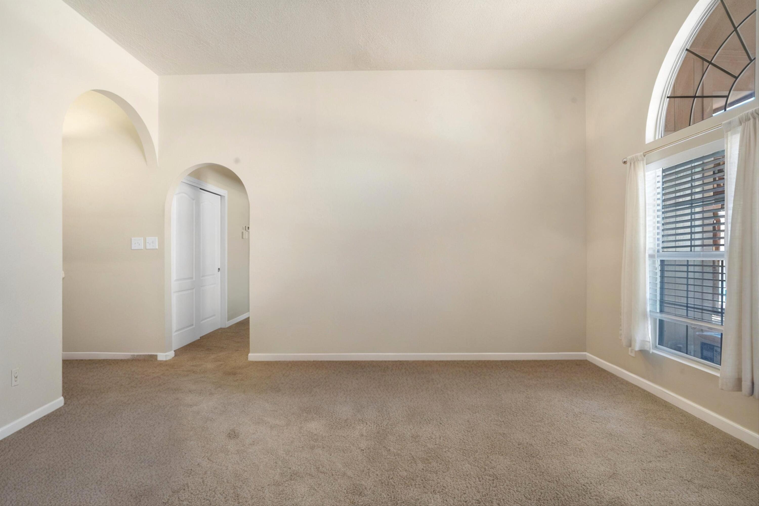 2544 TWIN BUTTES Drive NE