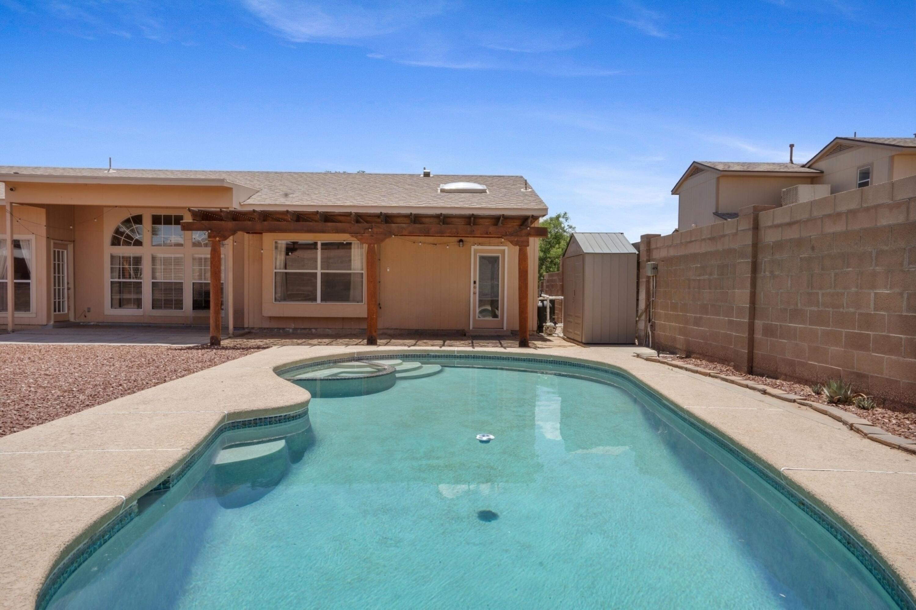 2544 TWIN BUTTES Drive NE