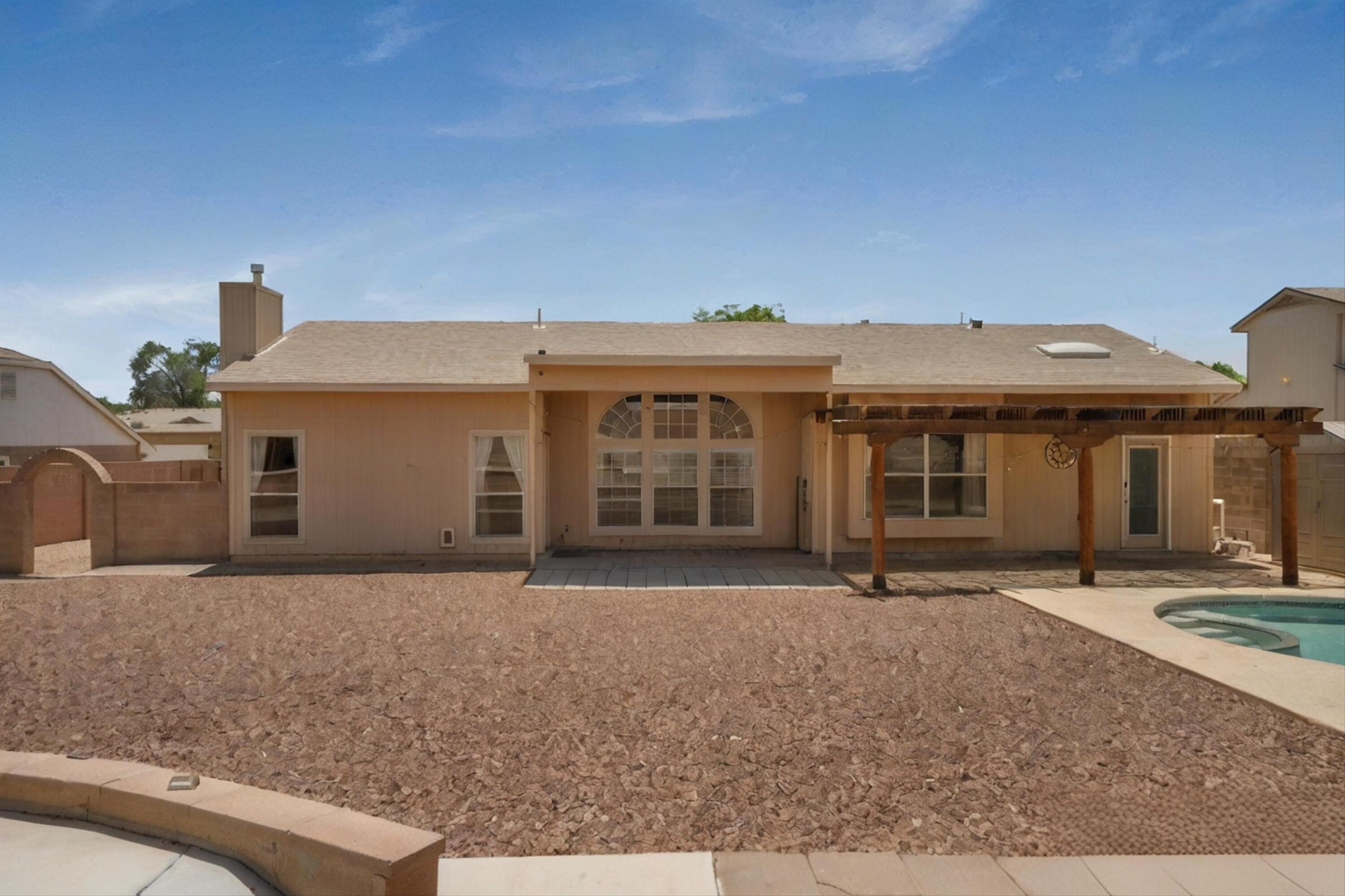 2544 TWIN BUTTES Drive NE