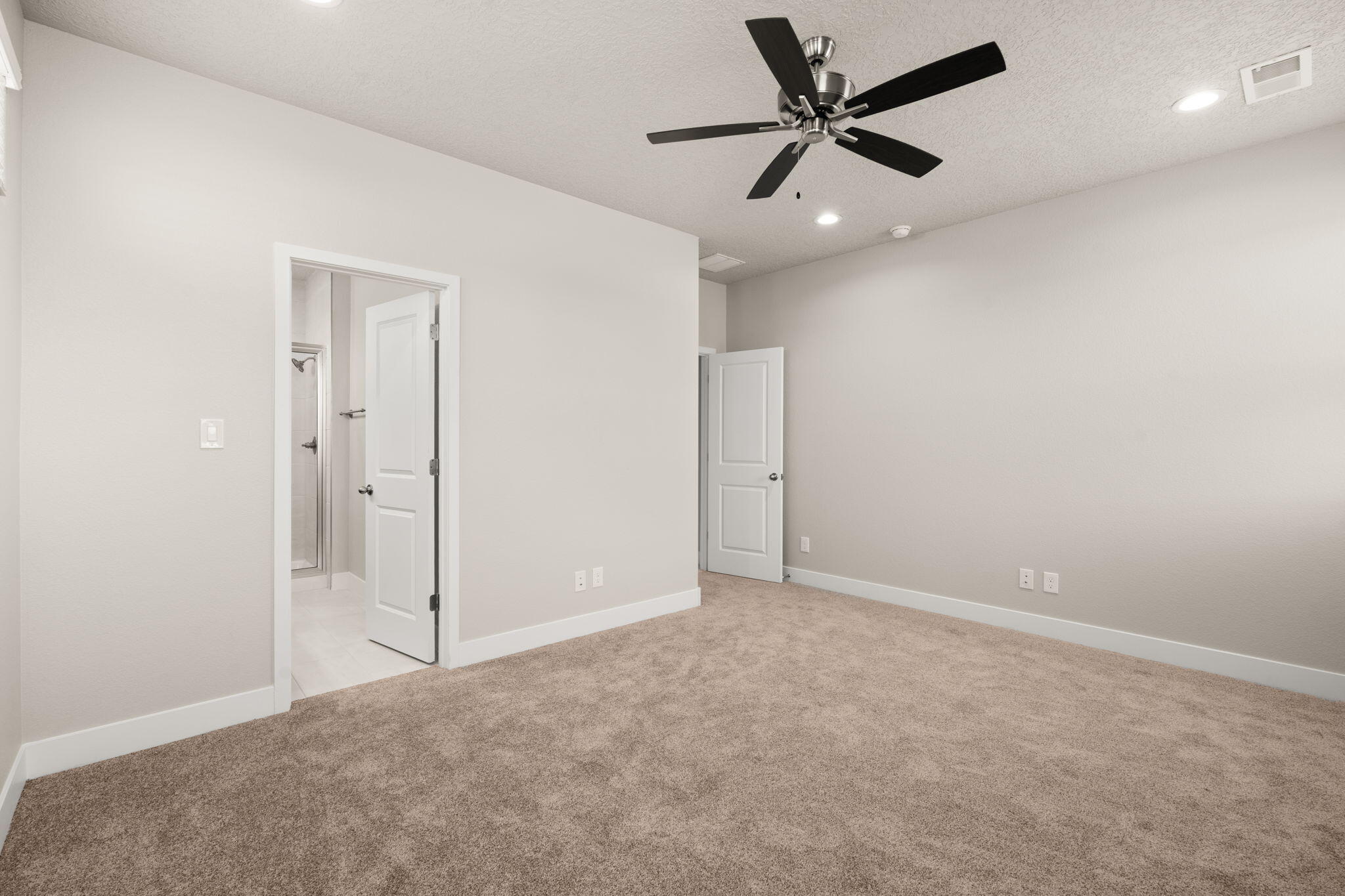 4201 Crowned Eagle Loop NE