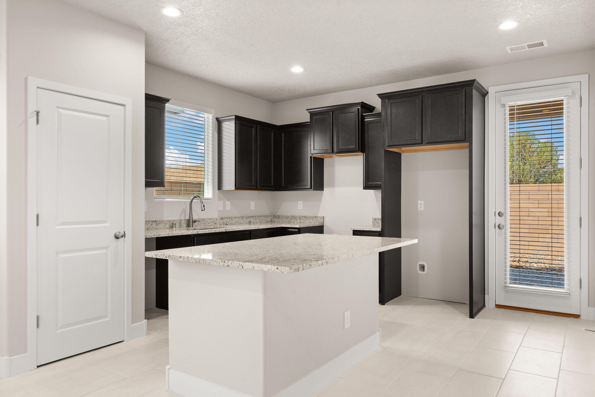 4205 Crowned Eagle Loop NE