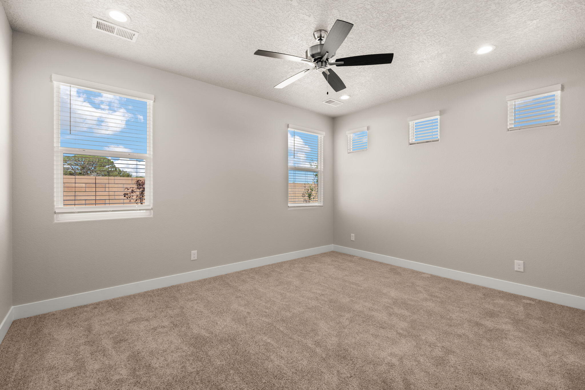 4205 Crowned Eagle Loop NE