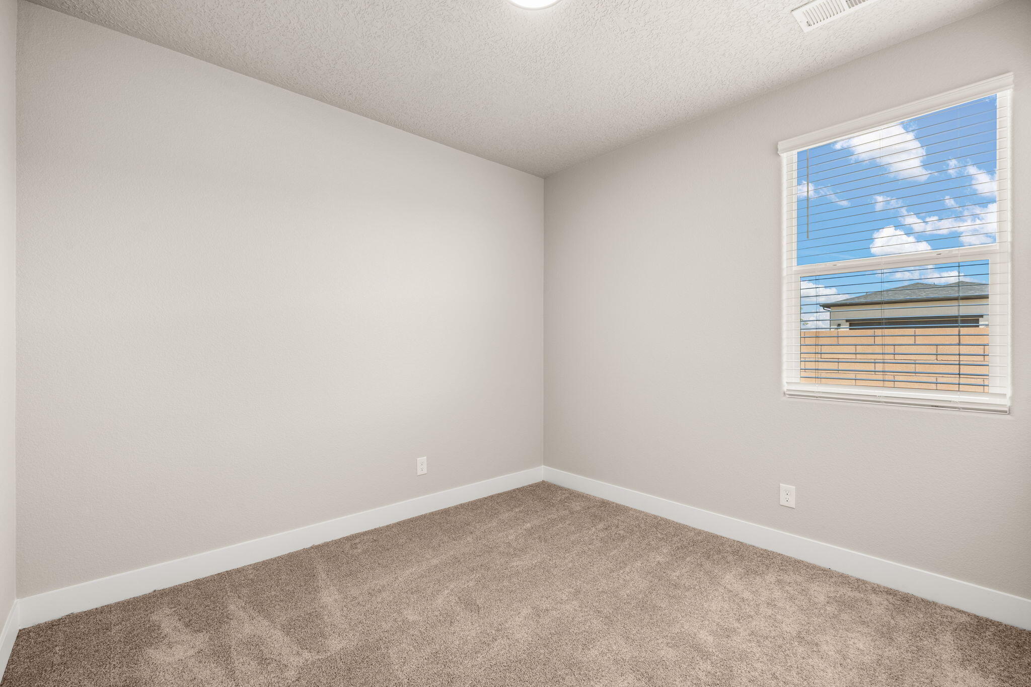 4205 Crowned Eagle Loop NE
