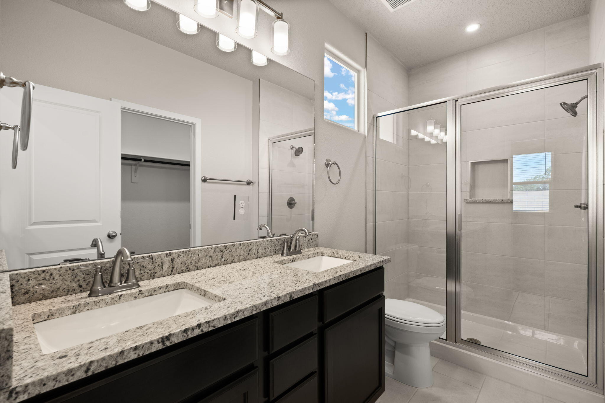 4205 Crowned Eagle Loop NE