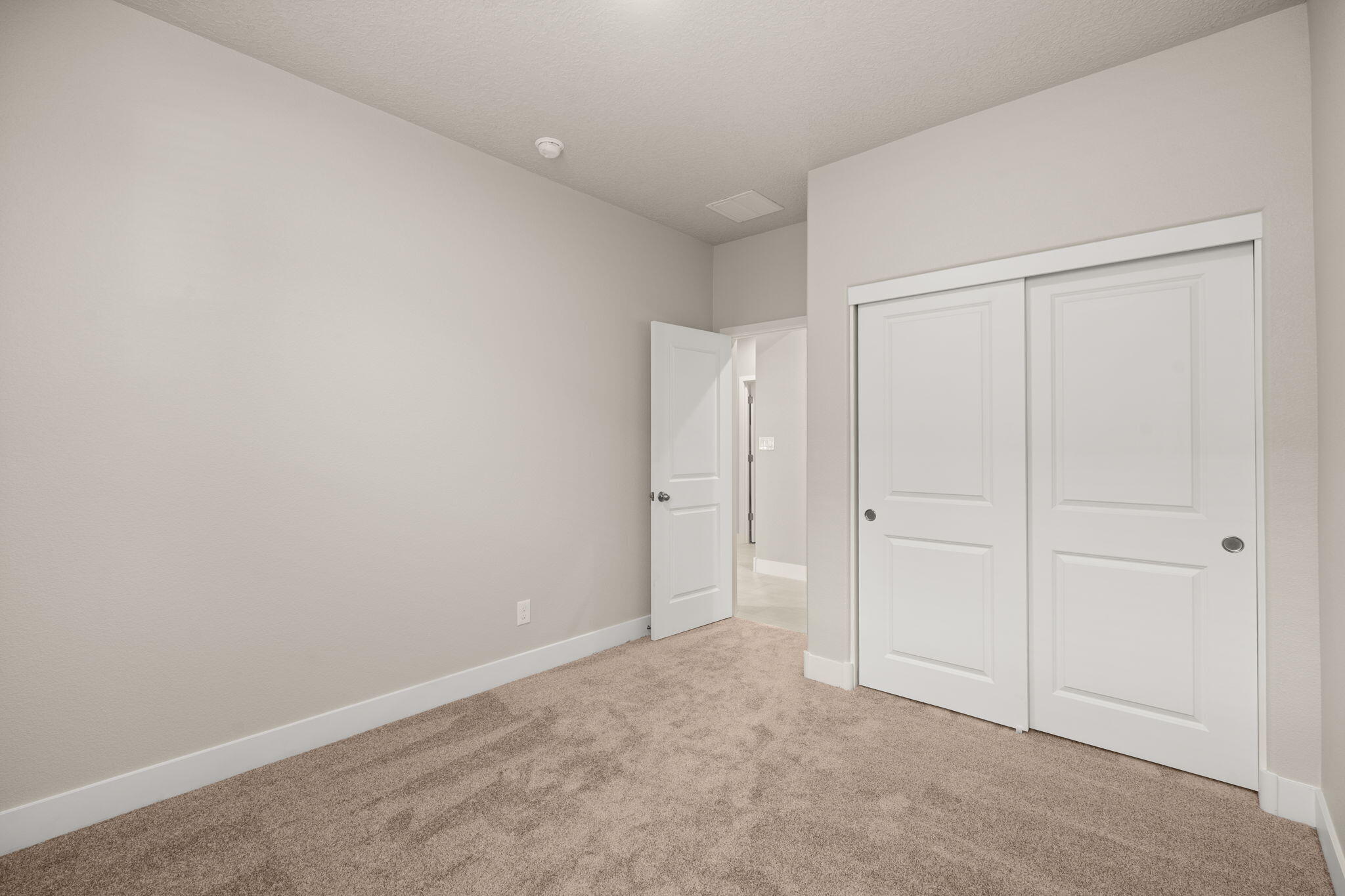 4205 Crowned Eagle Loop NE