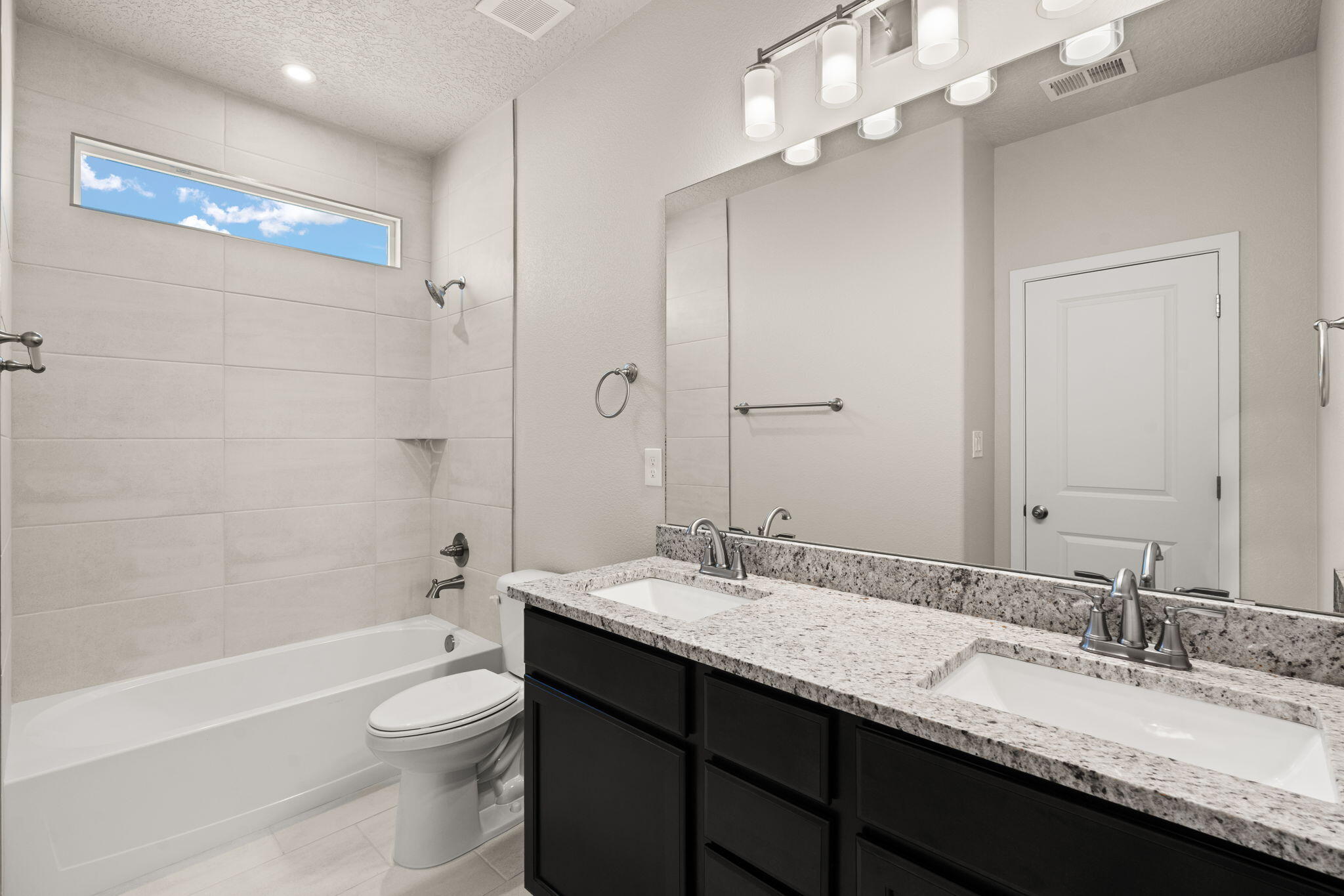 4205 Crowned Eagle Loop NE