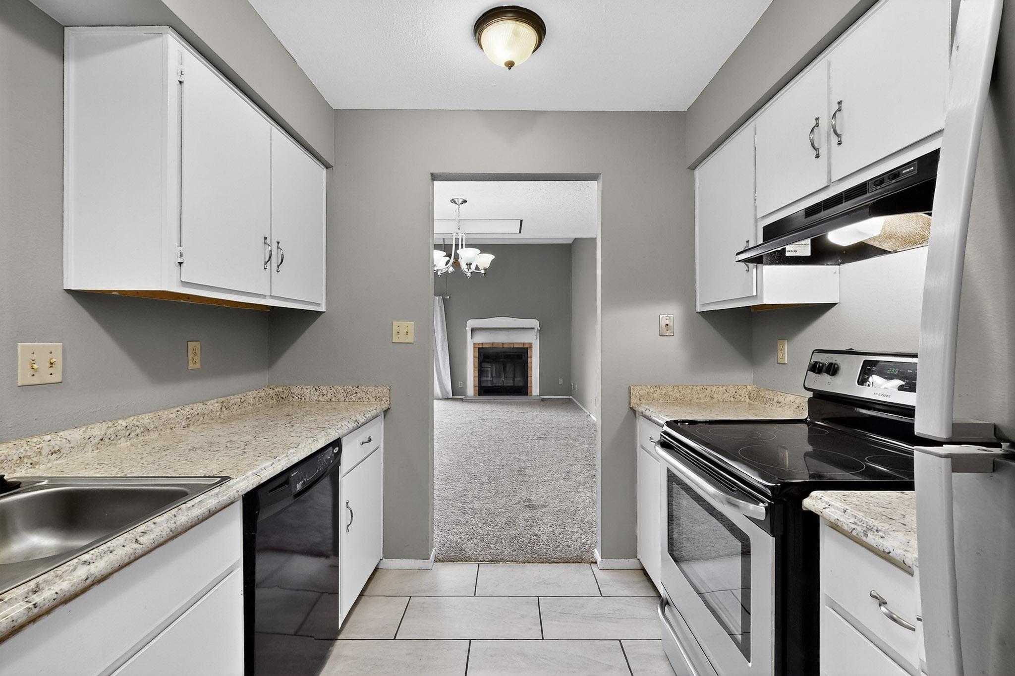 704 STALLION Road SE