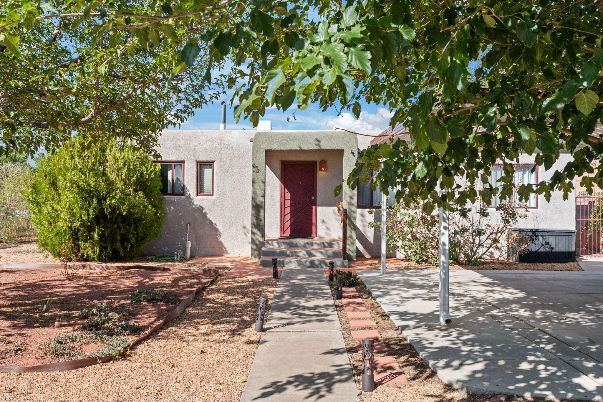 2225 BERYL Court NW