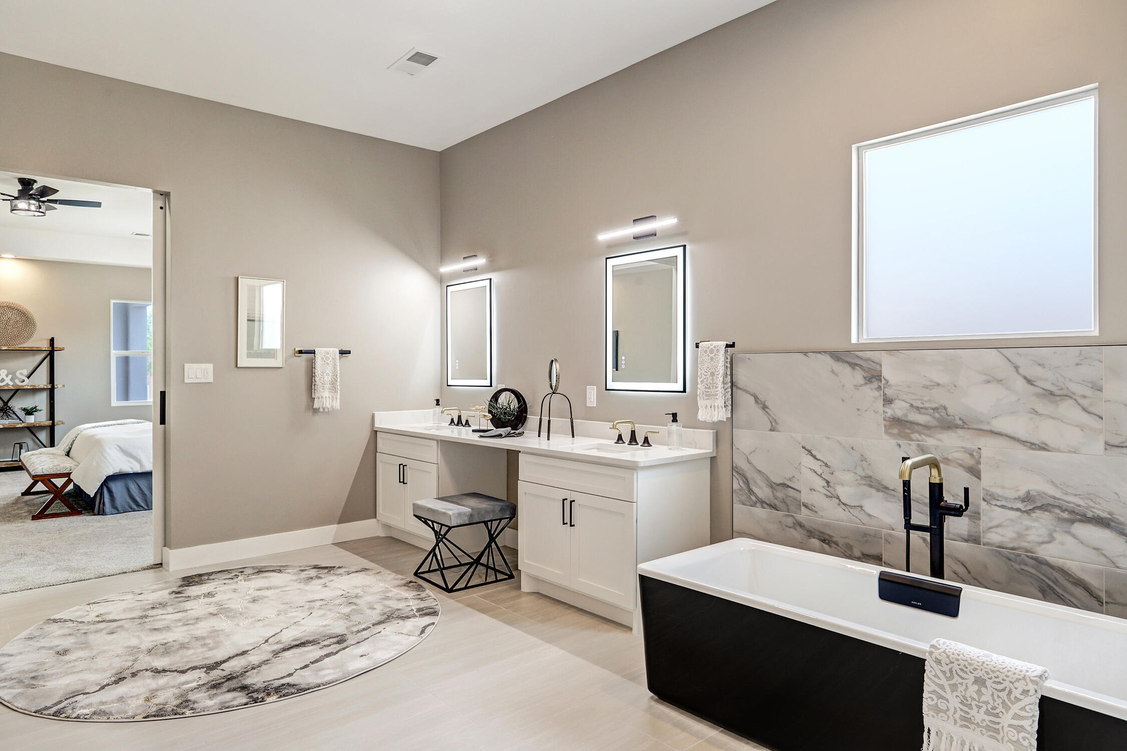 6605 Rim Rock Circle NW