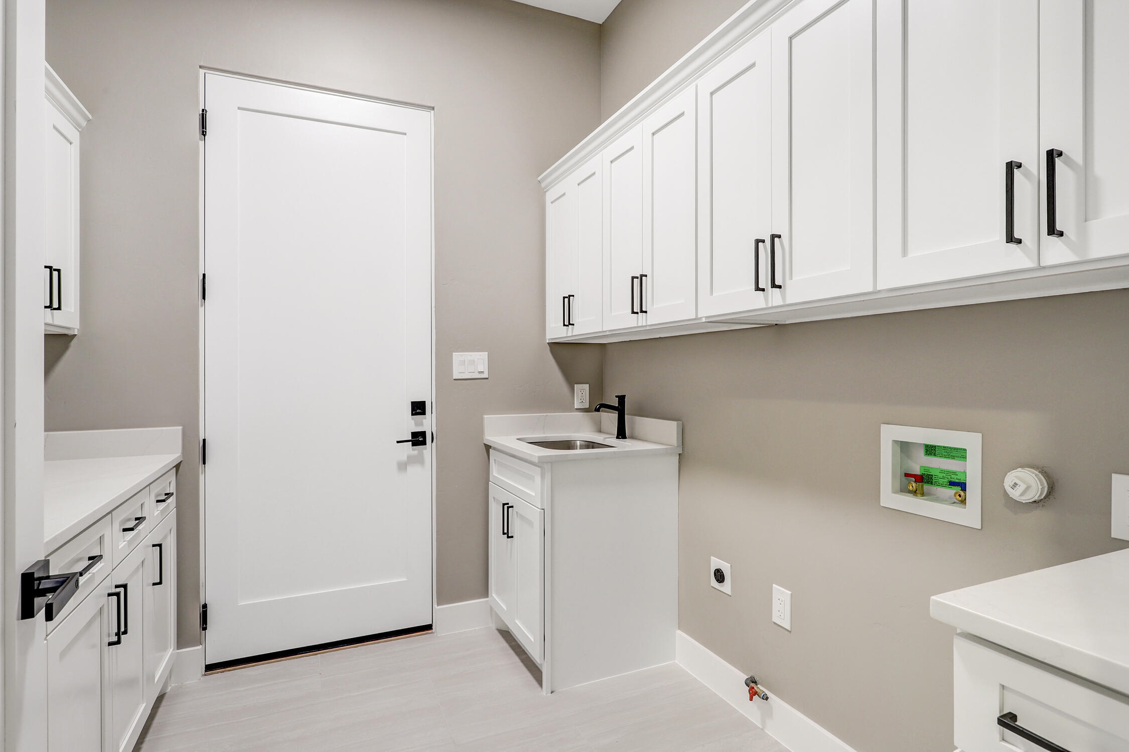 6605 Rim Rock Circle NW