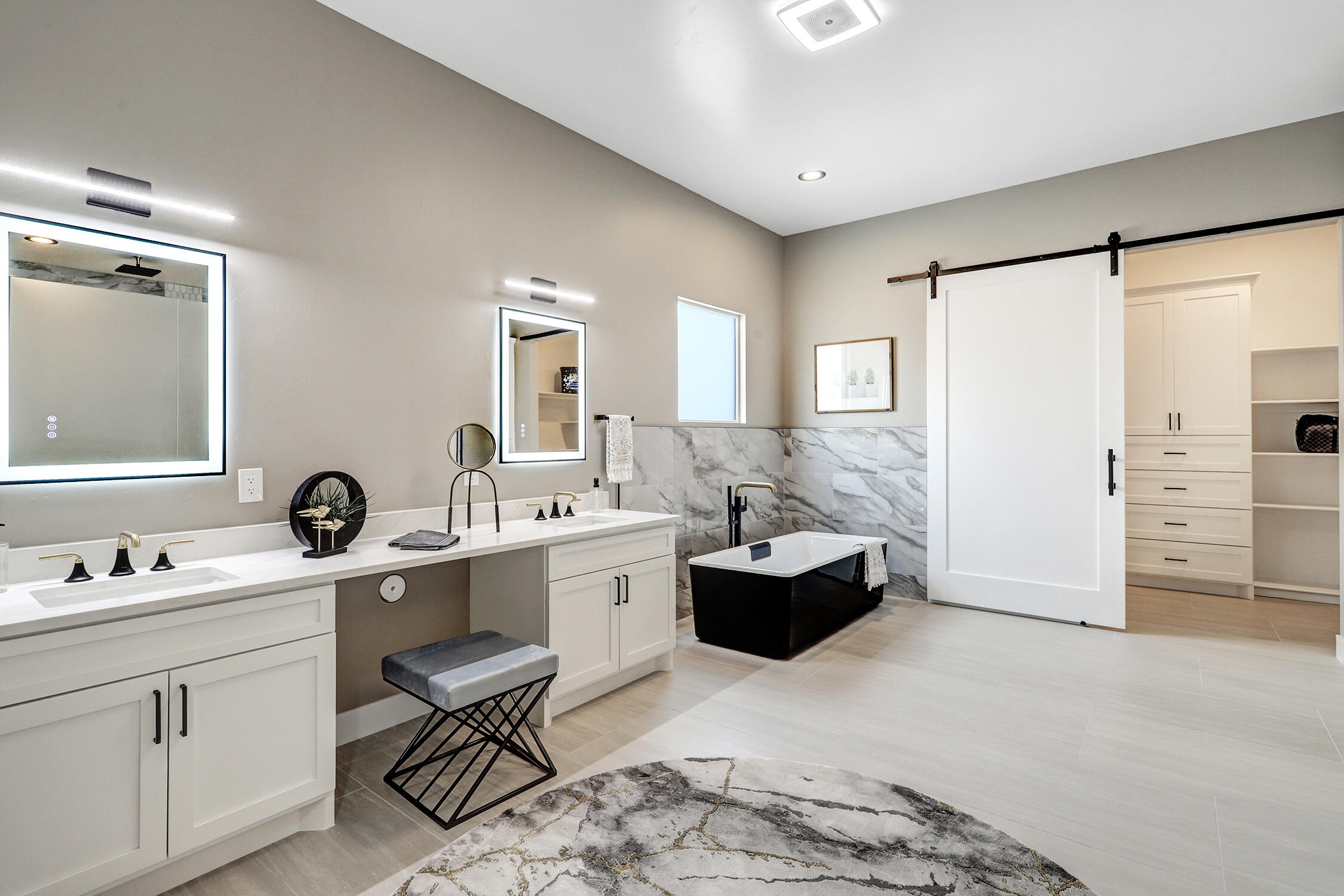 6605 Rim Rock Circle NW