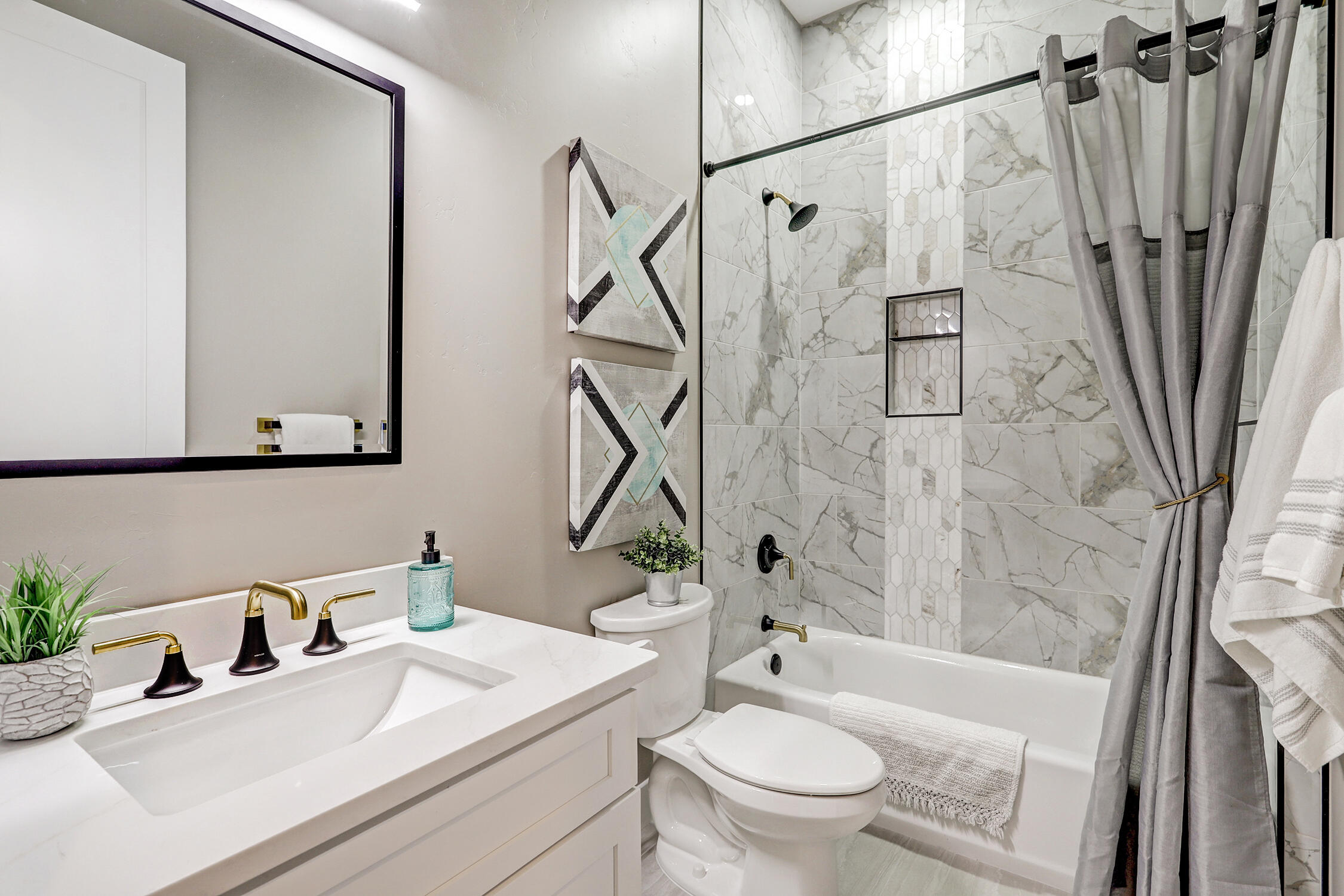 6605 Rim Rock Circle NW