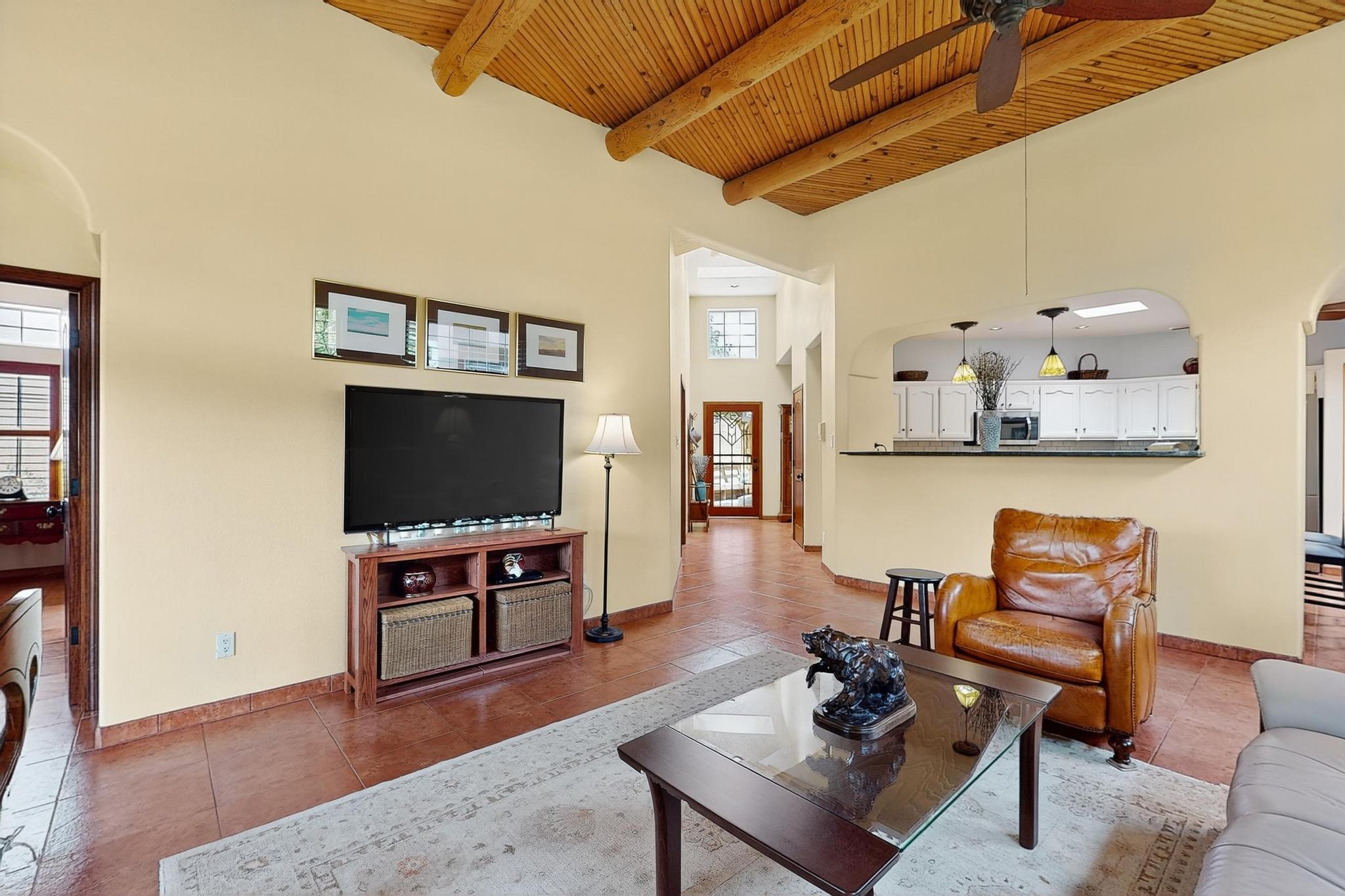 5704 PEPPERTREE Place NE