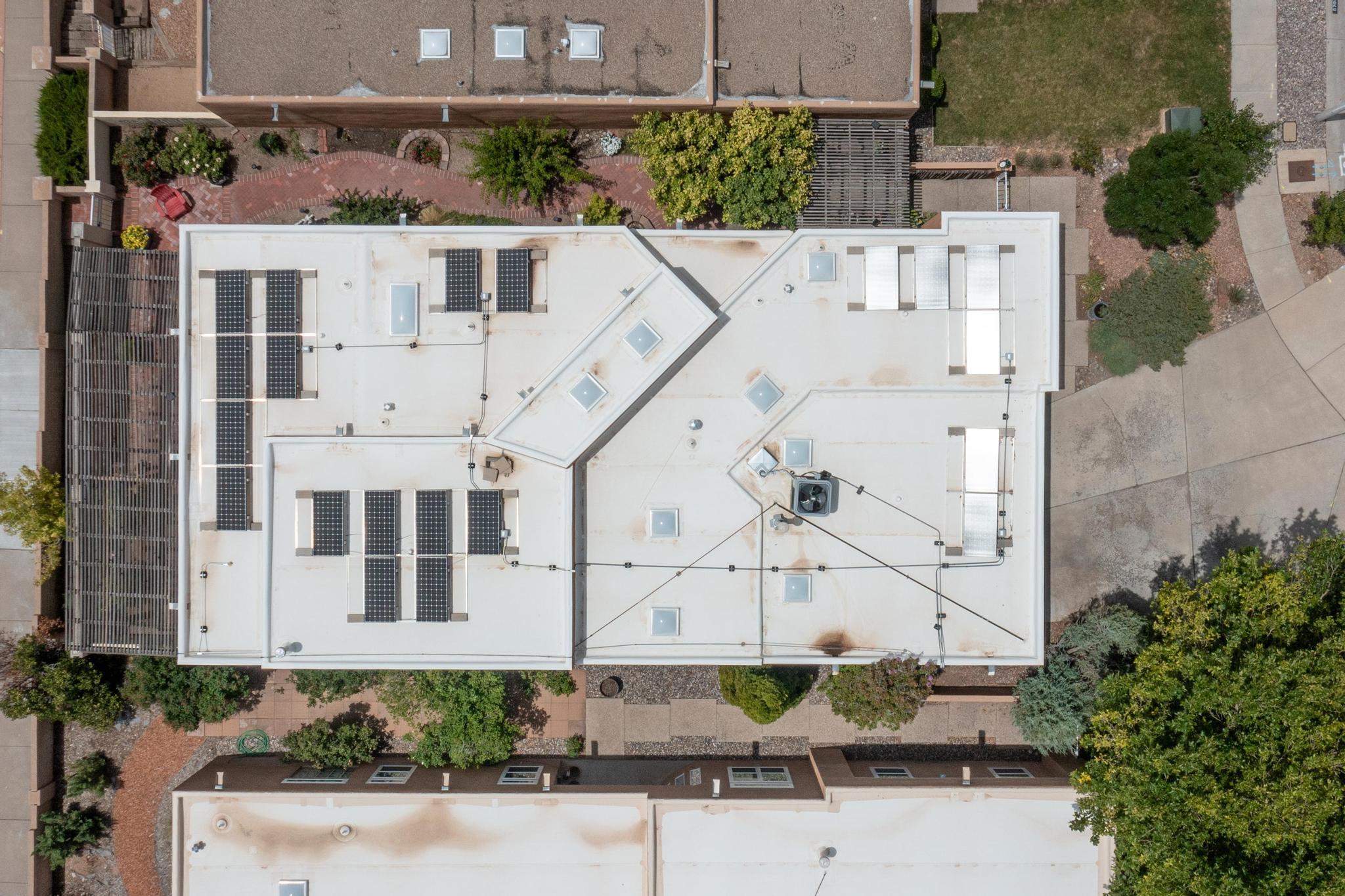 5704 PEPPERTREE Place NE