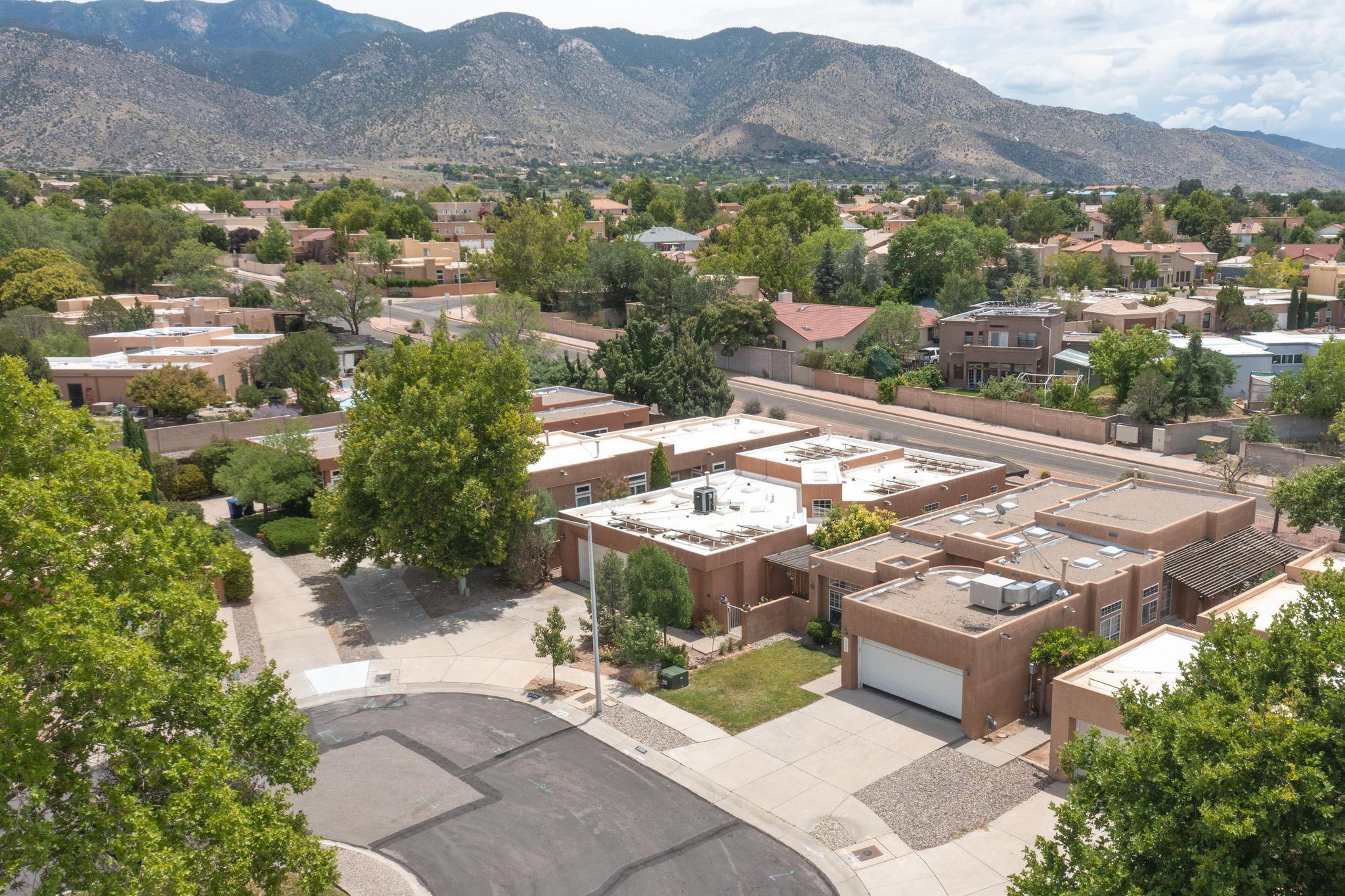 5704 PEPPERTREE Place NE