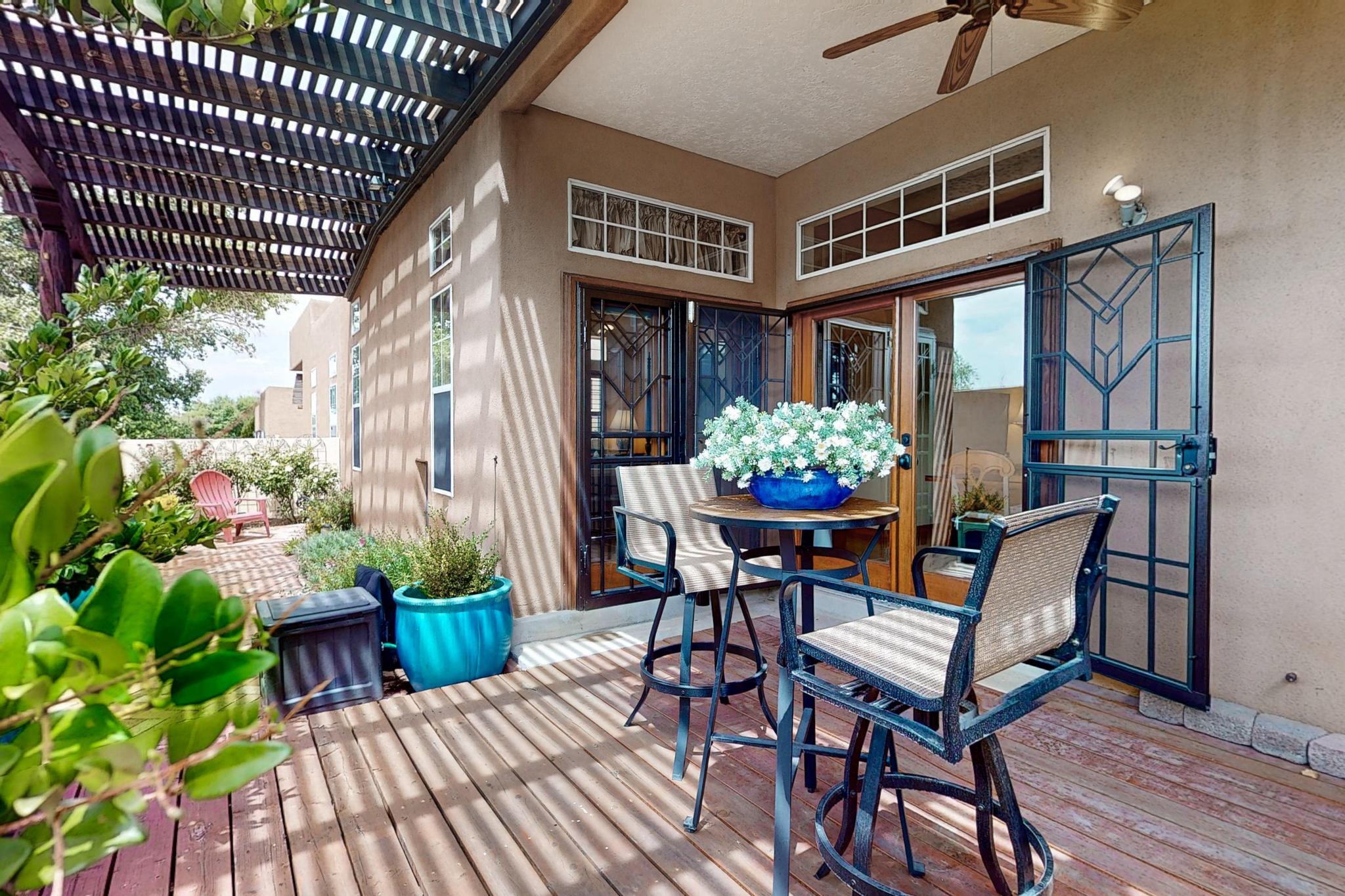 5704 PEPPERTREE Place NE