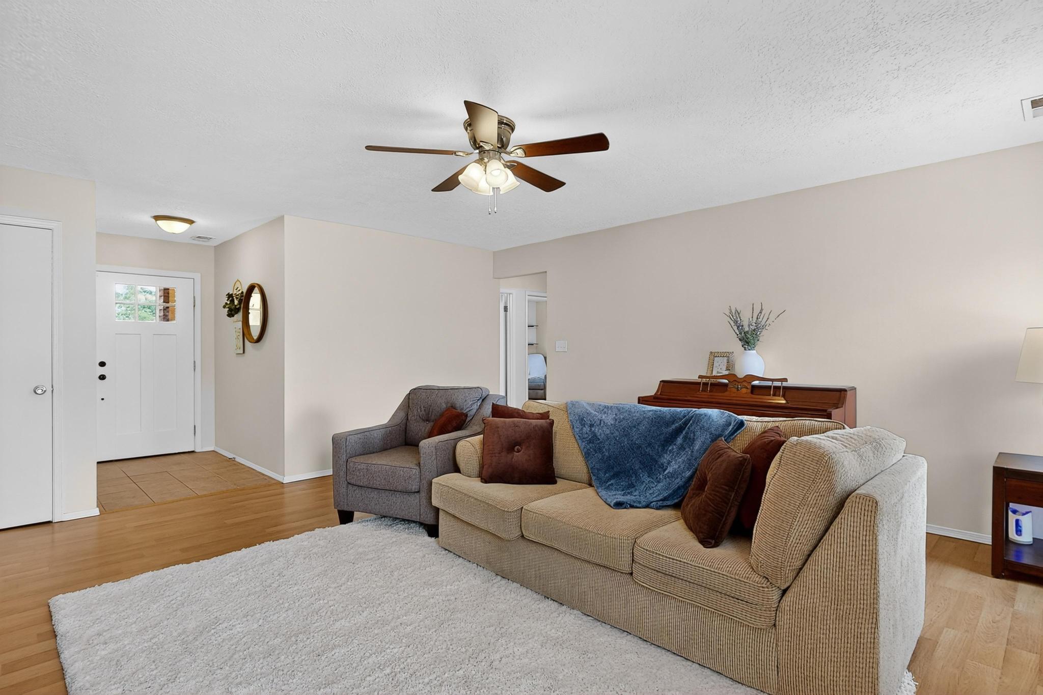 459 WESTERN HILLS Drive SE