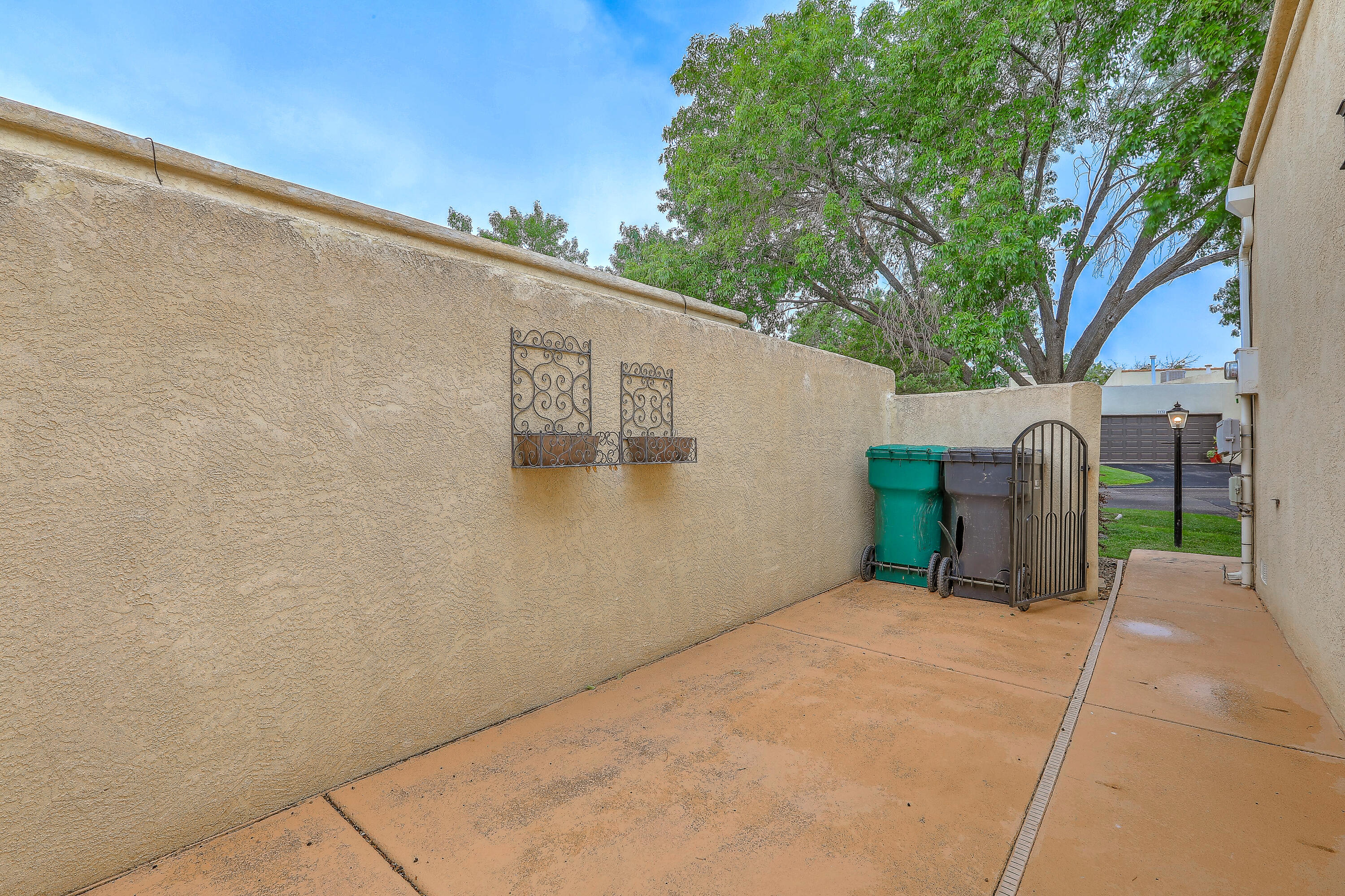 3343 ESPLANADE Circle SE