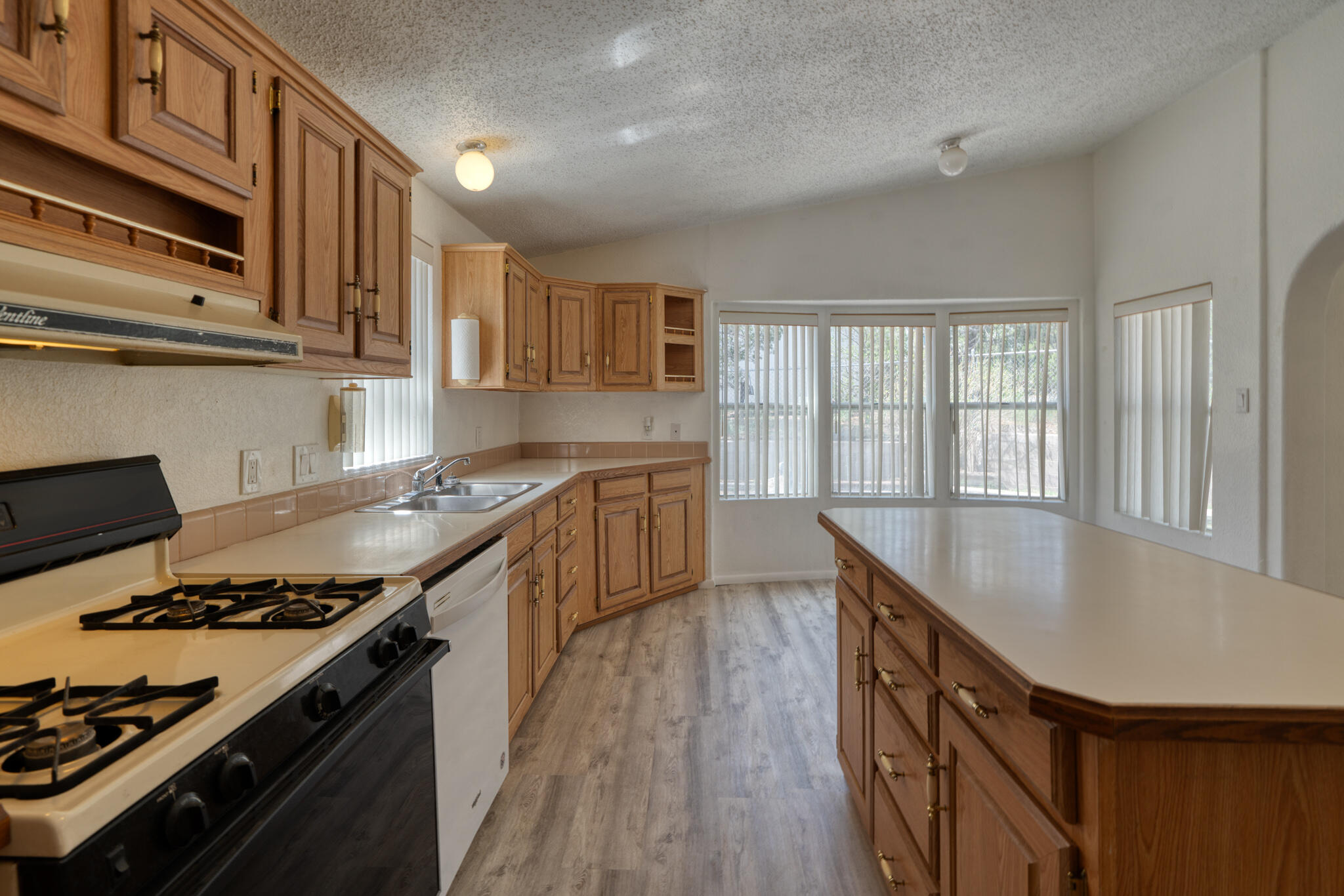 994 MOUNTAIN VALLEY Road