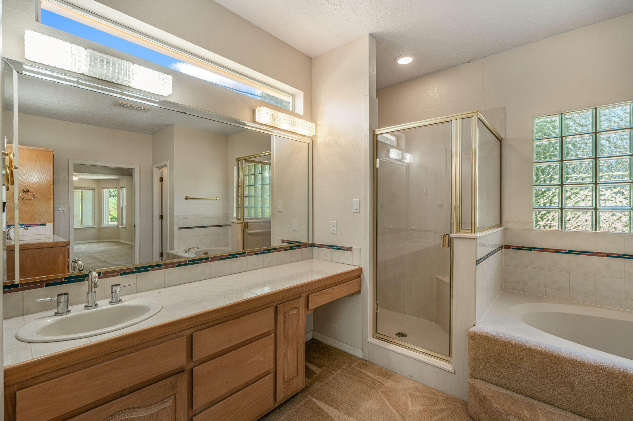 12405 ROYAL OAK Court NE