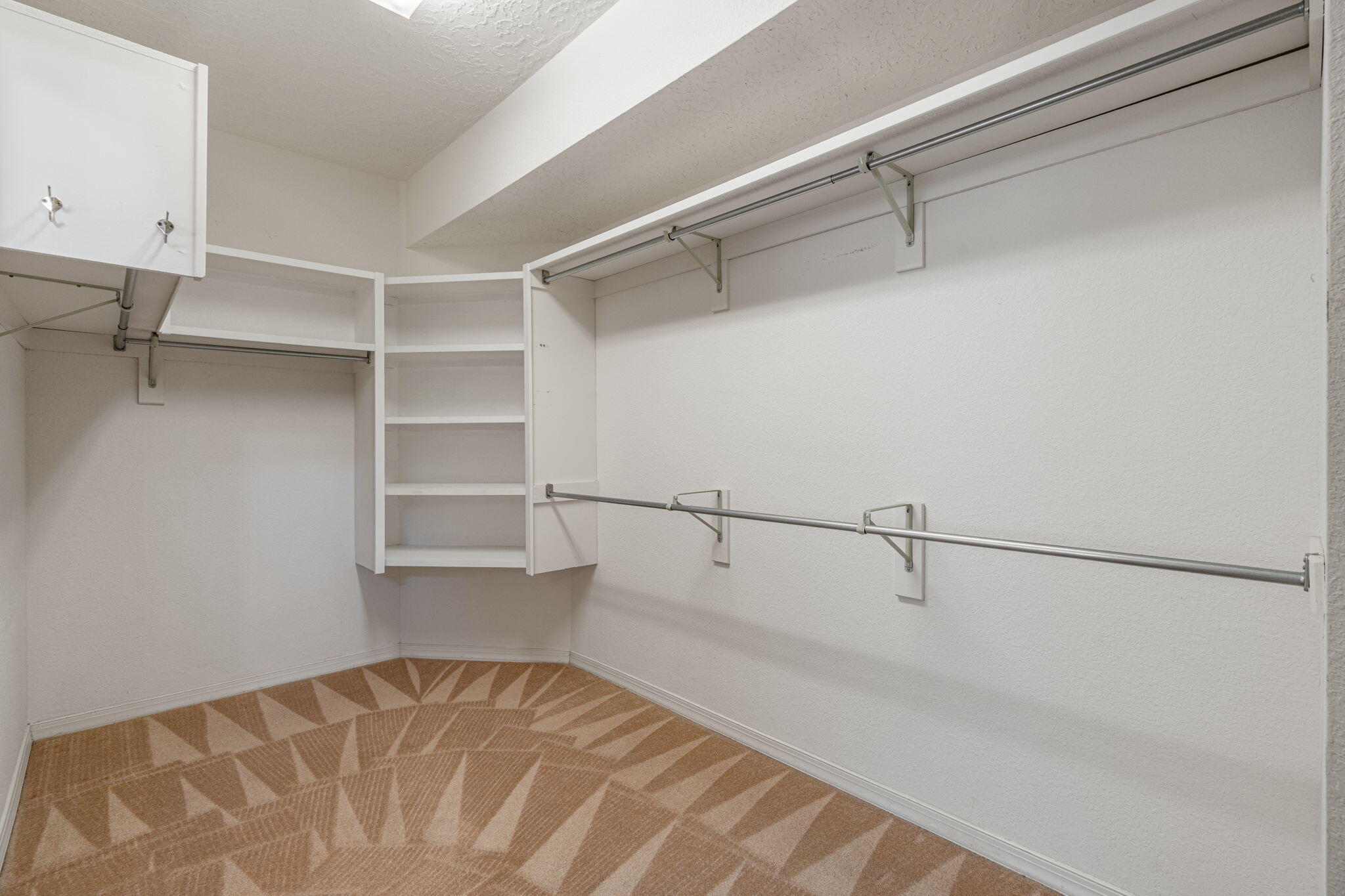 12405 ROYAL OAK Court NE