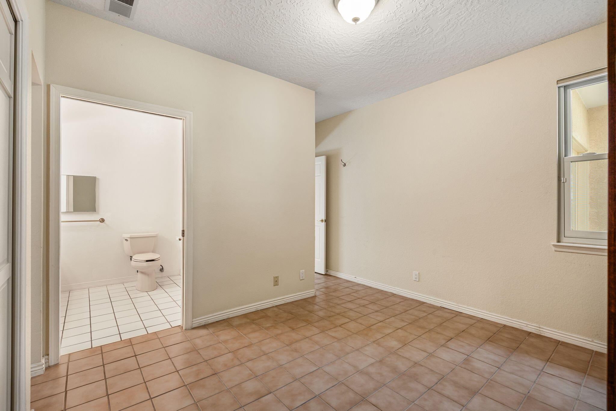 12405 ROYAL OAK Court NE