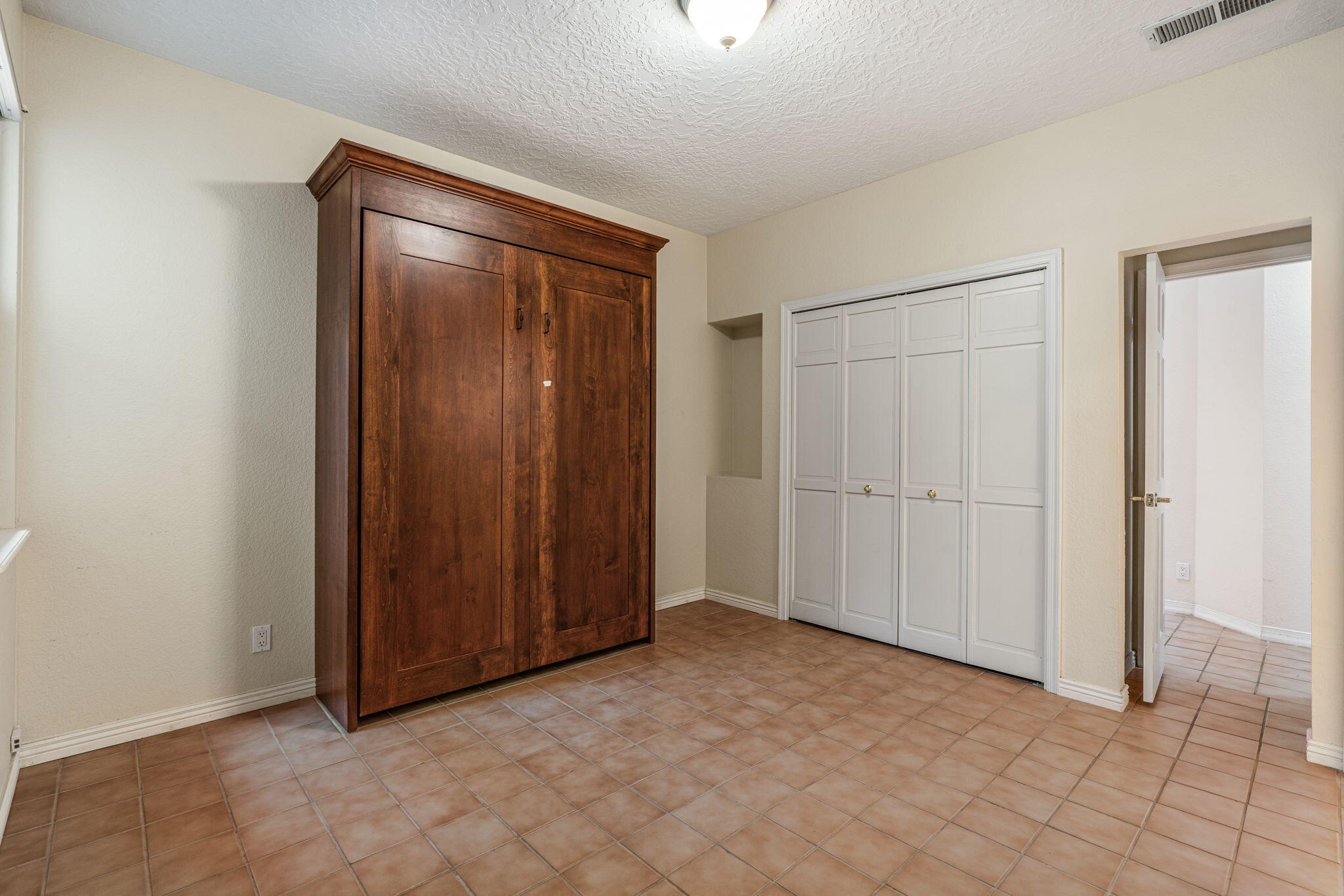 12405 ROYAL OAK Court NE