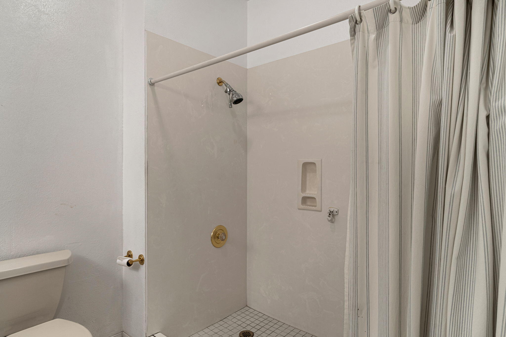 12405 ROYAL OAK Court NE